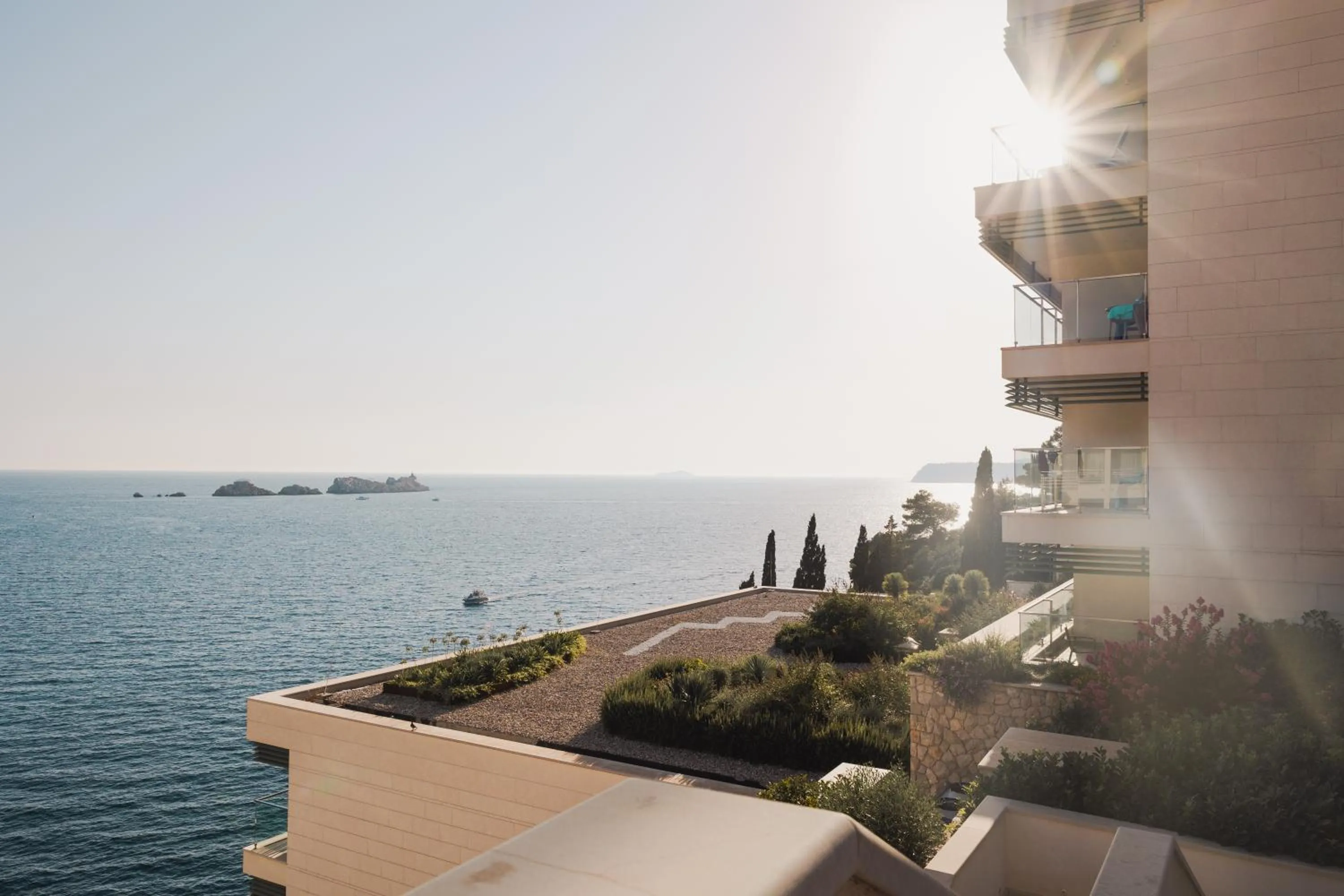 Property building in Hotel More