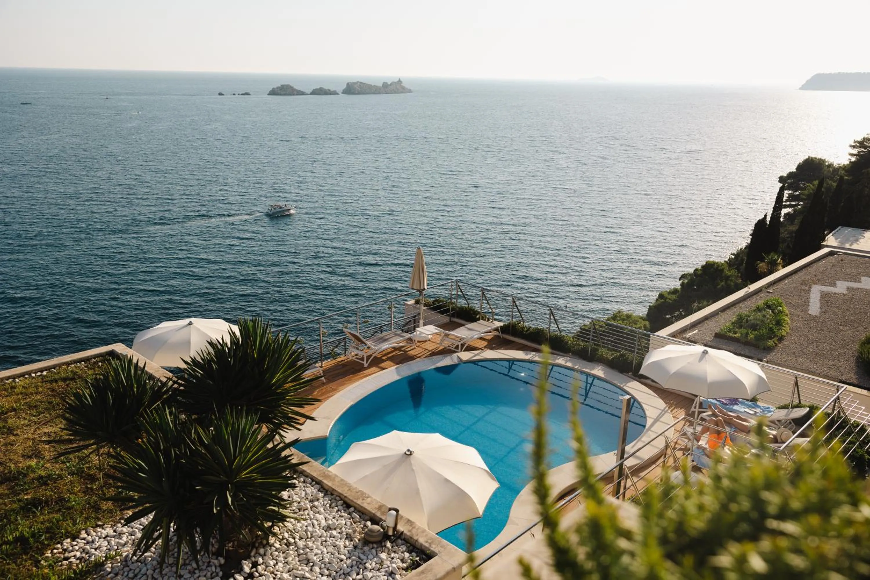 Swimming pool in Hotel More