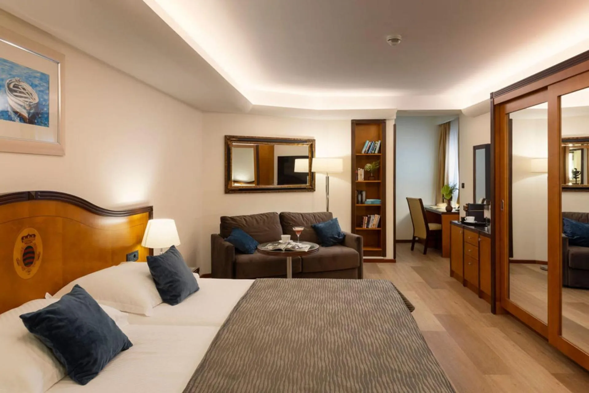 Bedroom, Bed in Hotel More