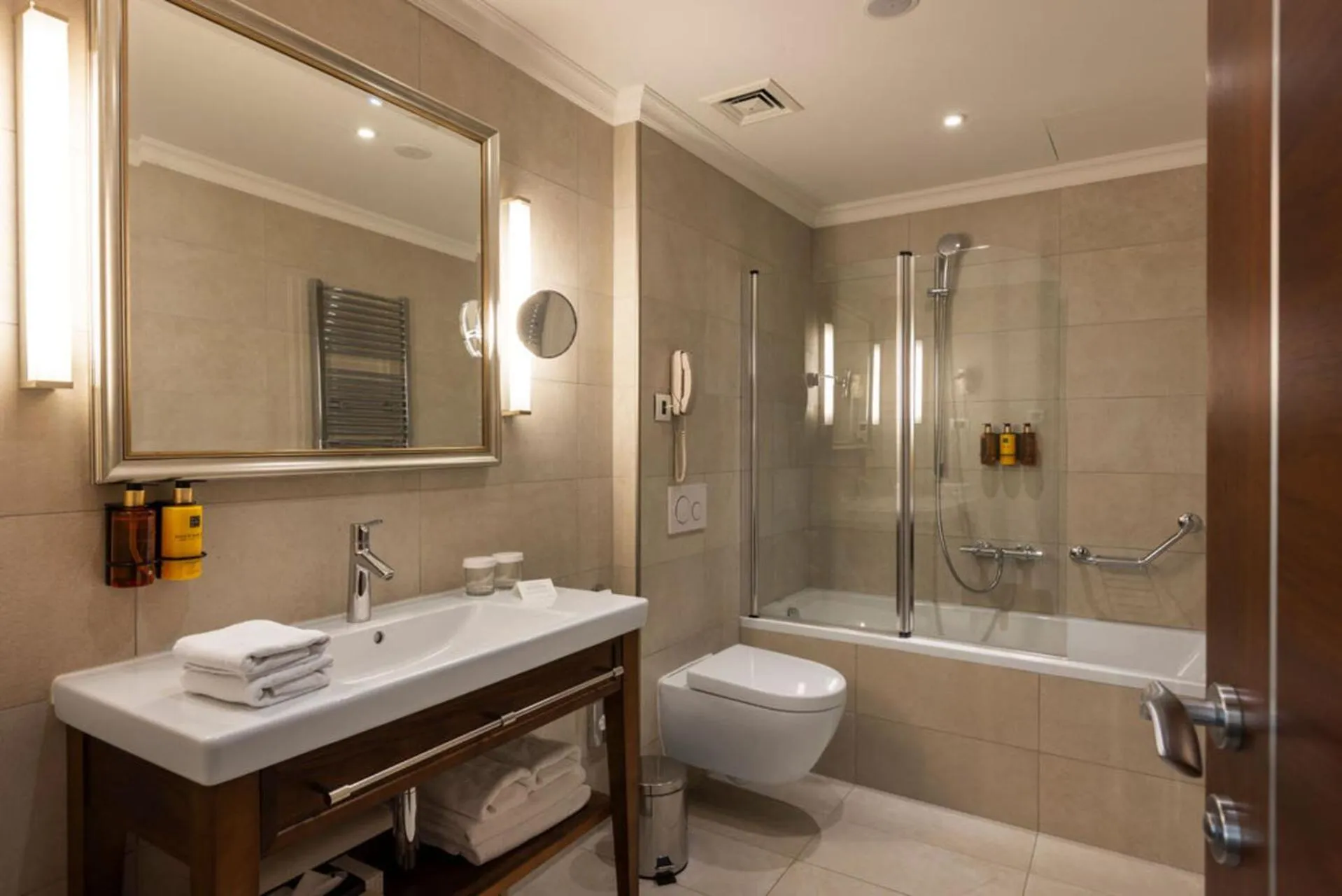 Bathroom in Hotel More