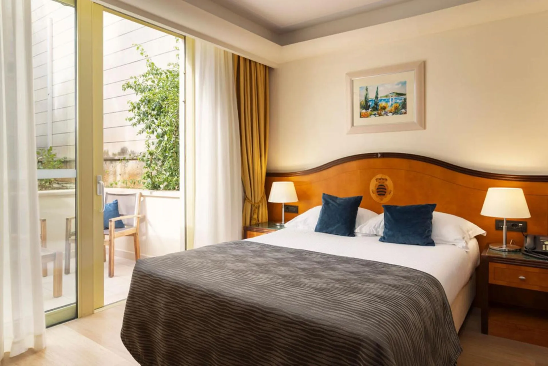 Bedroom, Bed in Hotel More