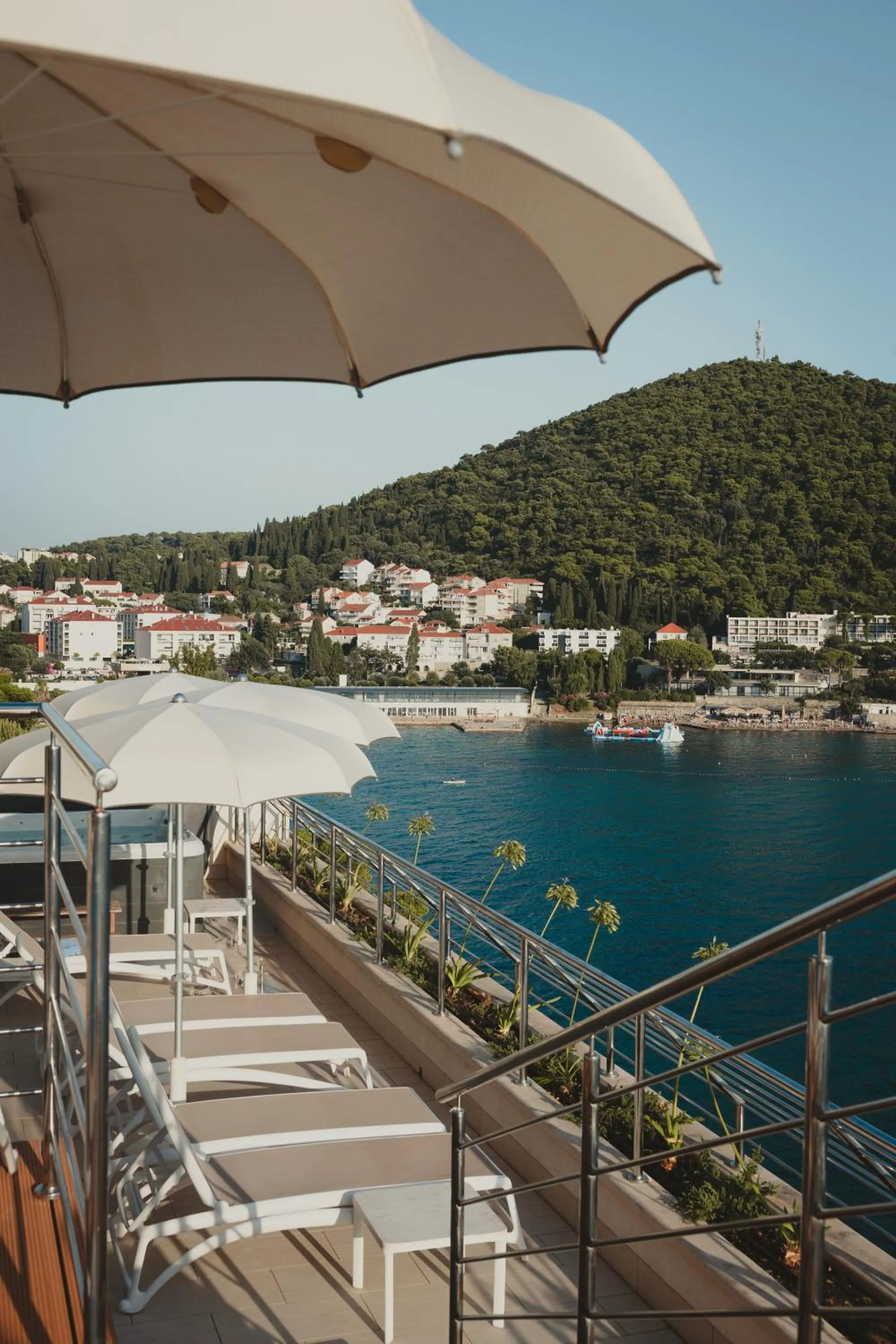 Swimming pool in Hotel More