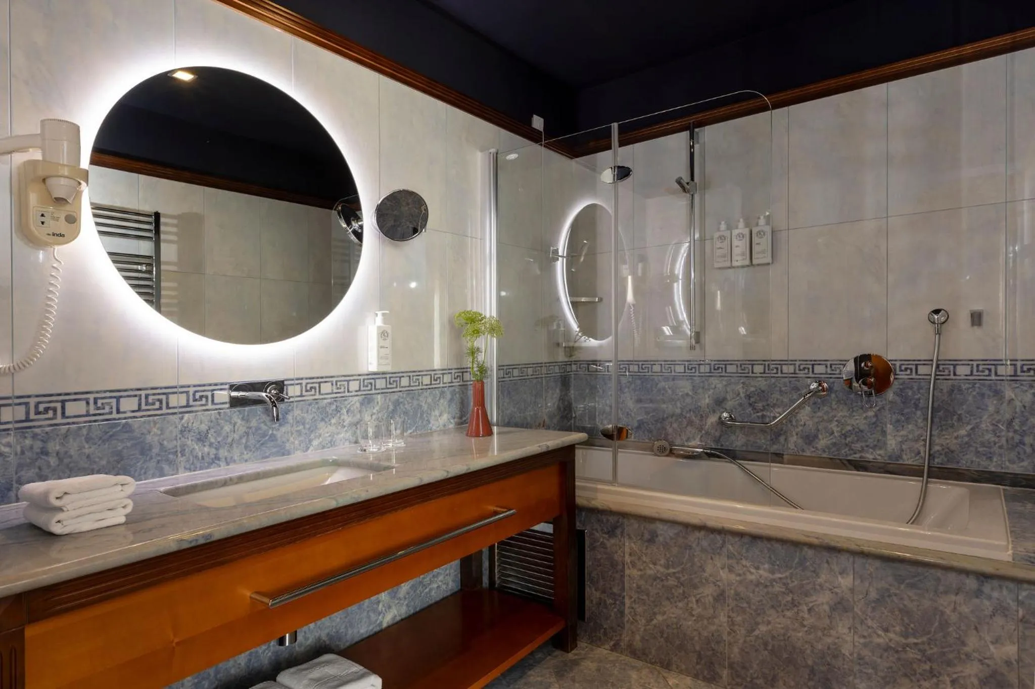 Bathroom in Hotel More