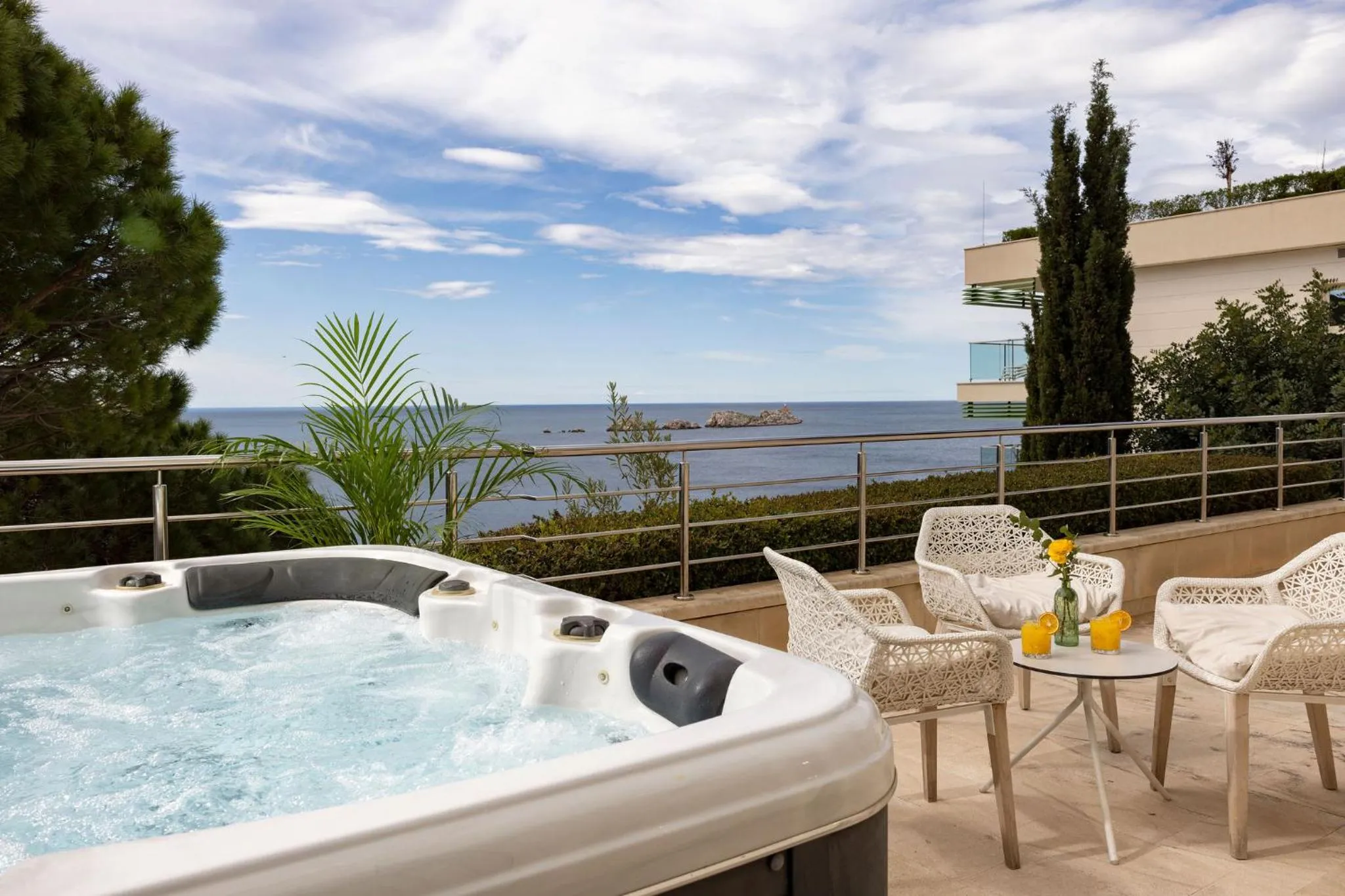 Hot Tub in Hotel More