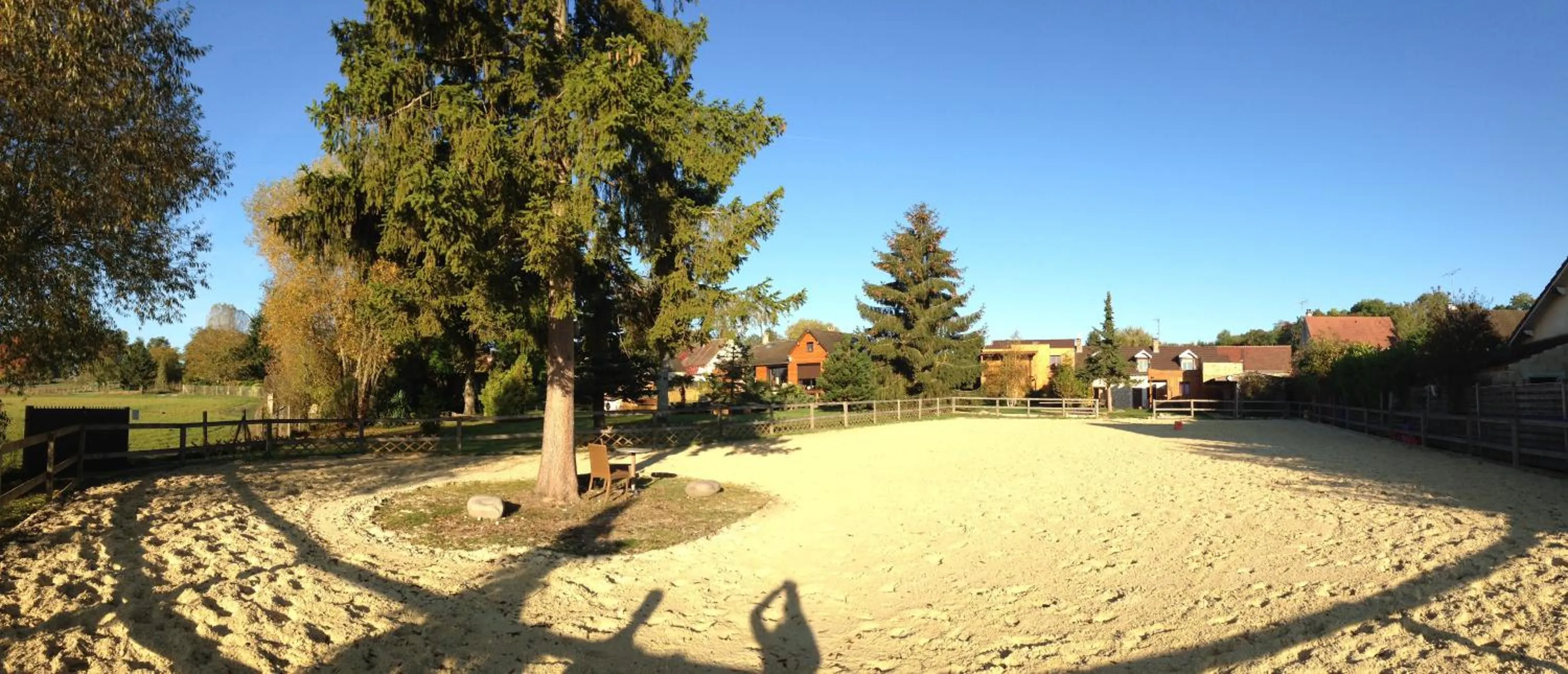 Property building in Les Crinieres En Brie