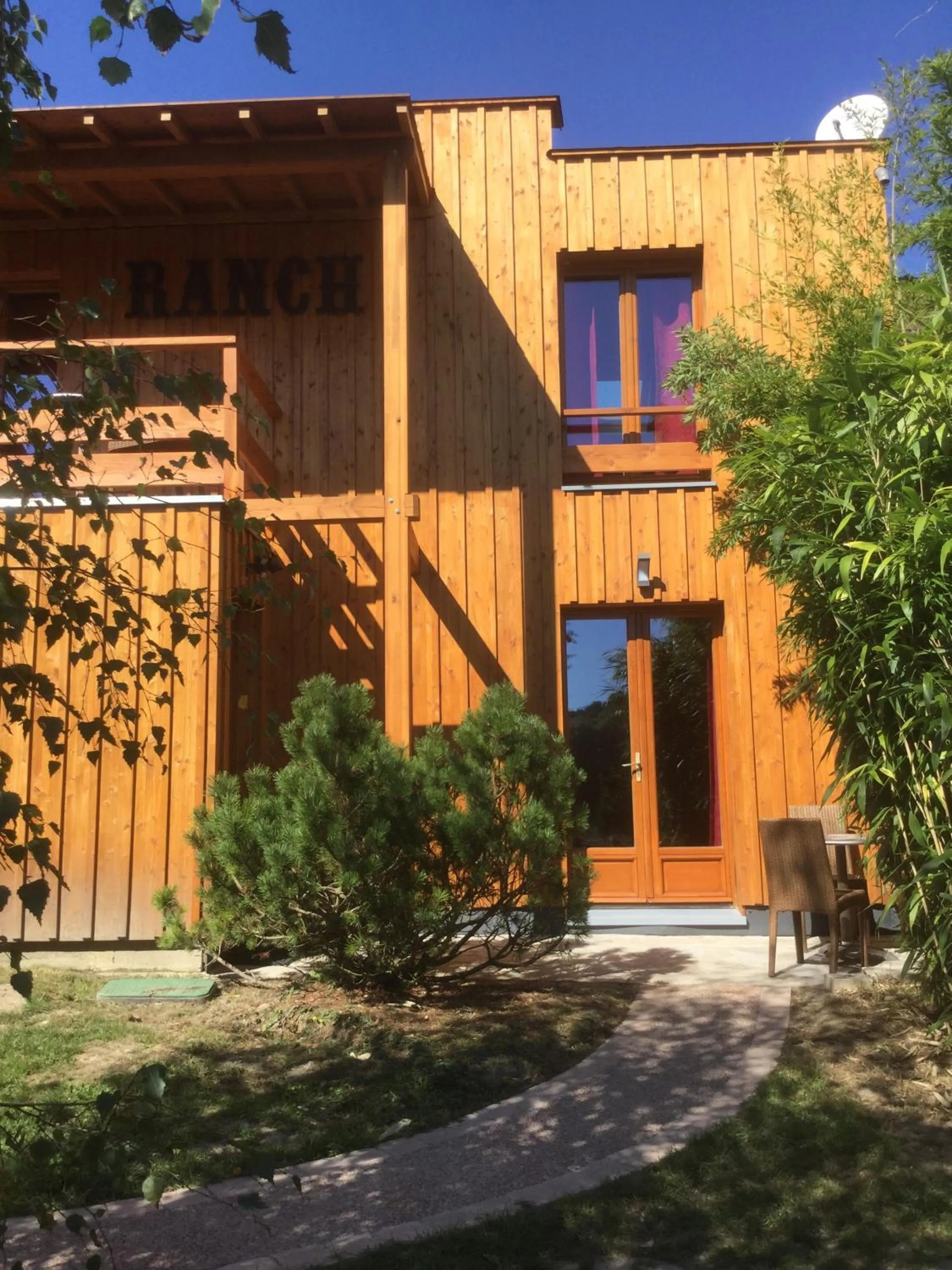 Patio in Les Crinieres En Brie