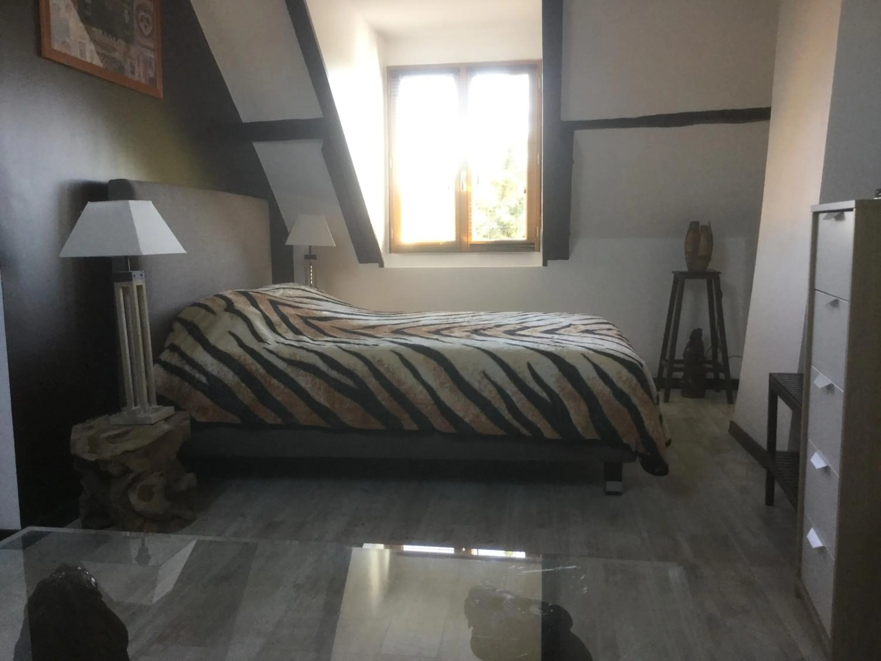 Bedroom, Bed in Les Crinieres En Brie