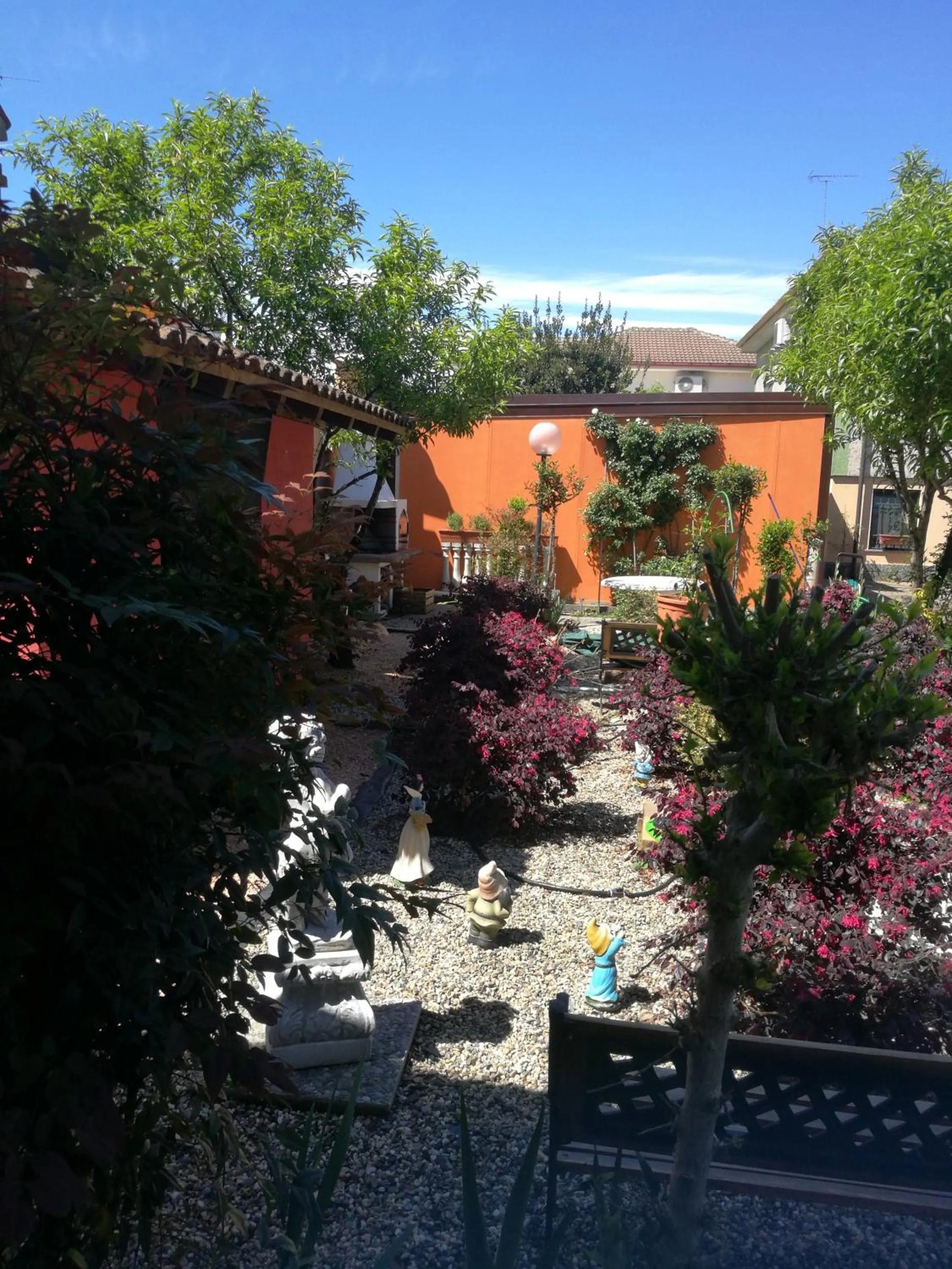 Inner courtyard view in B&B Antica Corte Lombarda