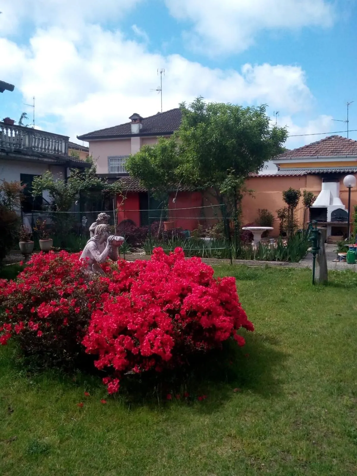 Inner courtyard view in B&B Antica Corte Lombarda