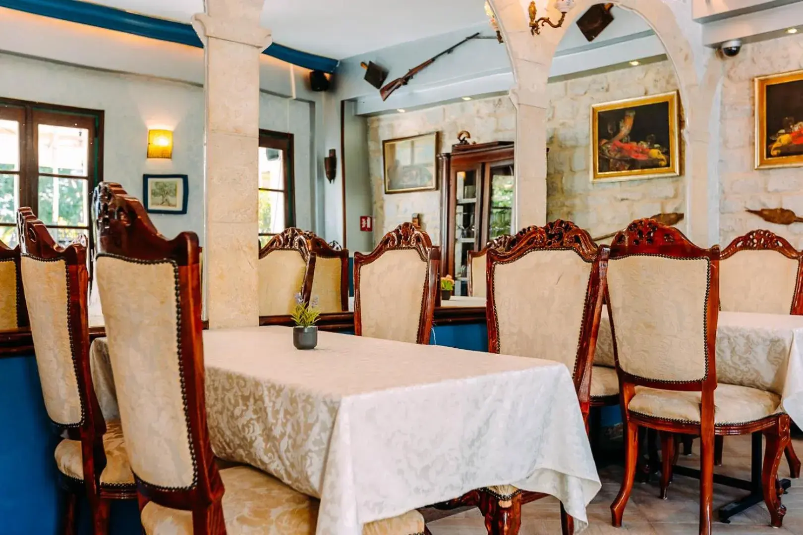 Restaurant/places to eat in Heritage Hotel Pasike Restaurant/places to eat in Heritage Hotel Pasike