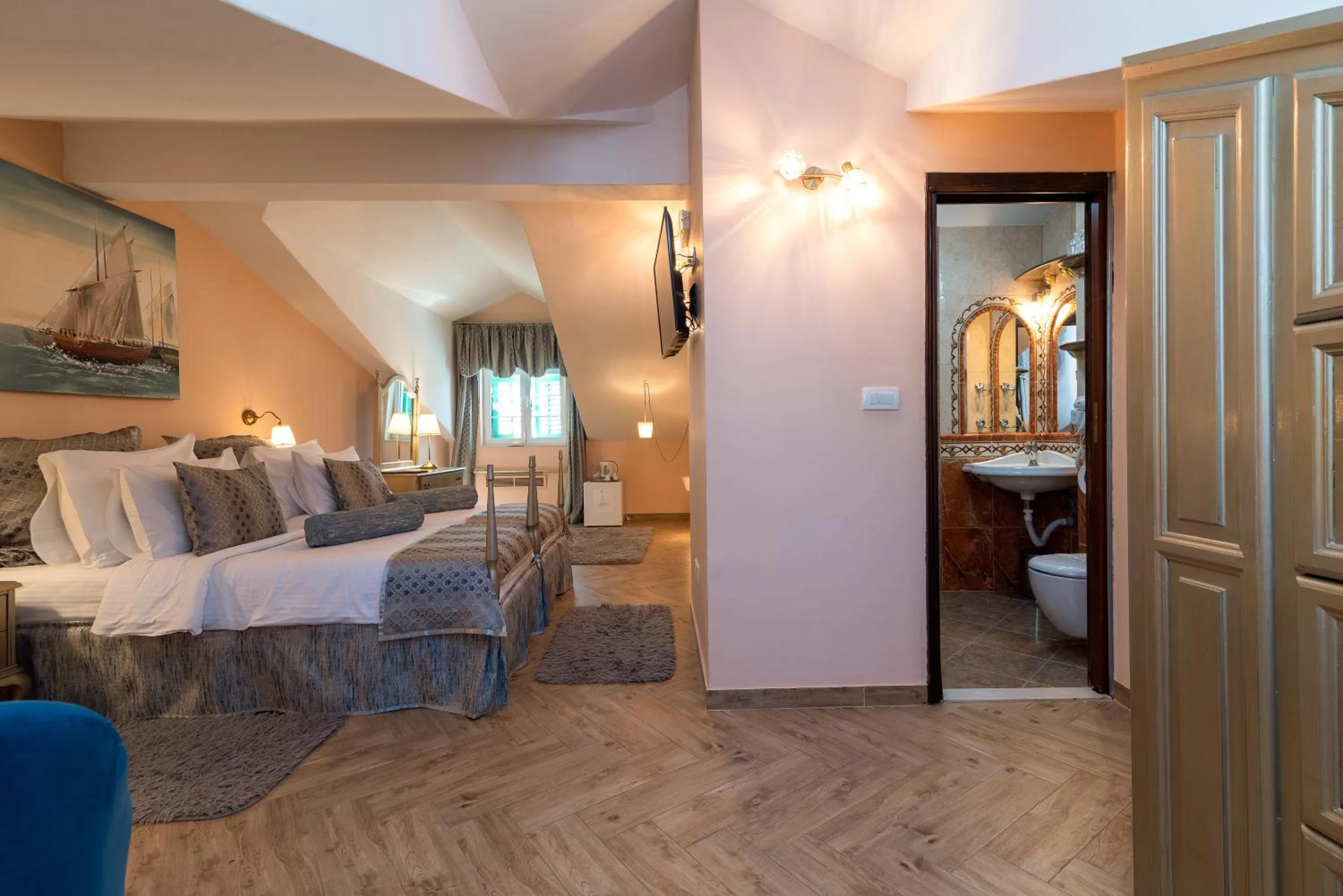 Bed in Heritage Hotel Pasike