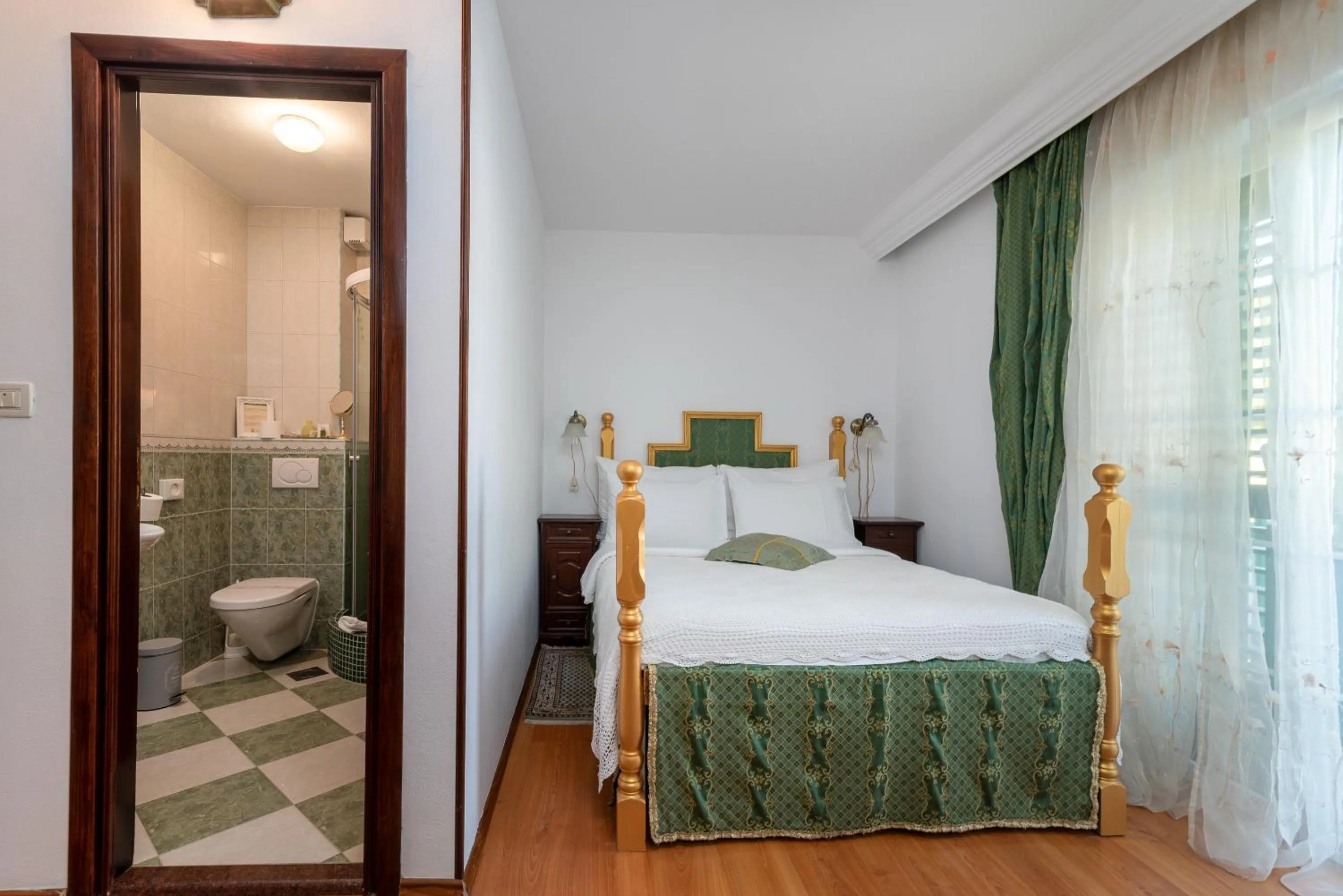 Toilet, Bed in Heritage Hotel Pasike