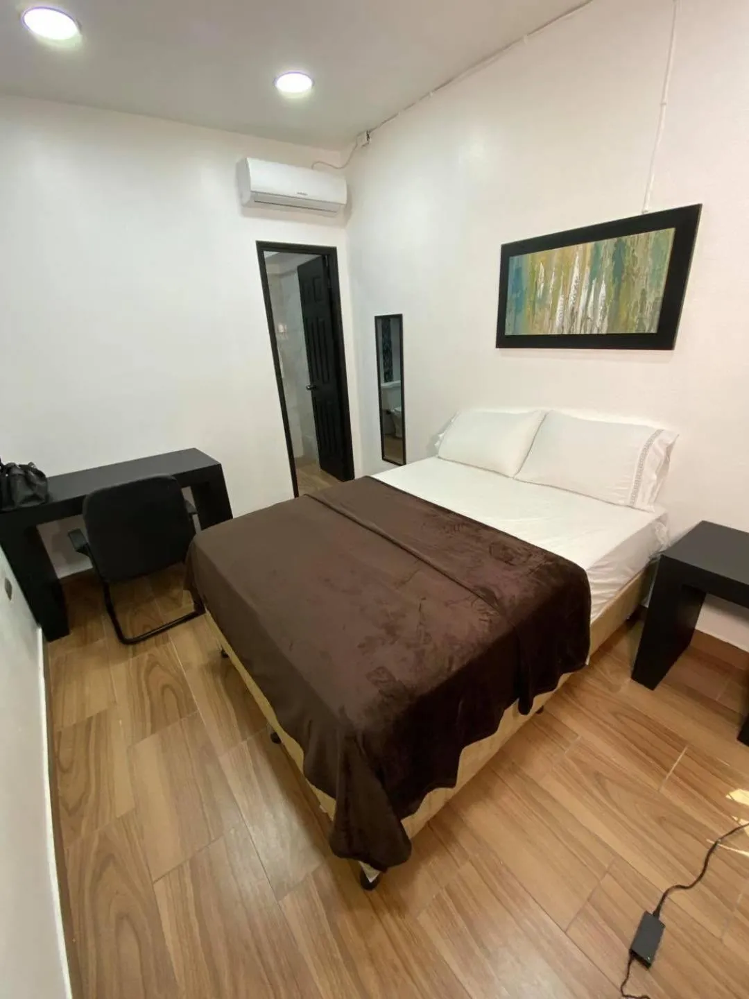 Budget Double Room - single occupancy in Apart Hotel Express