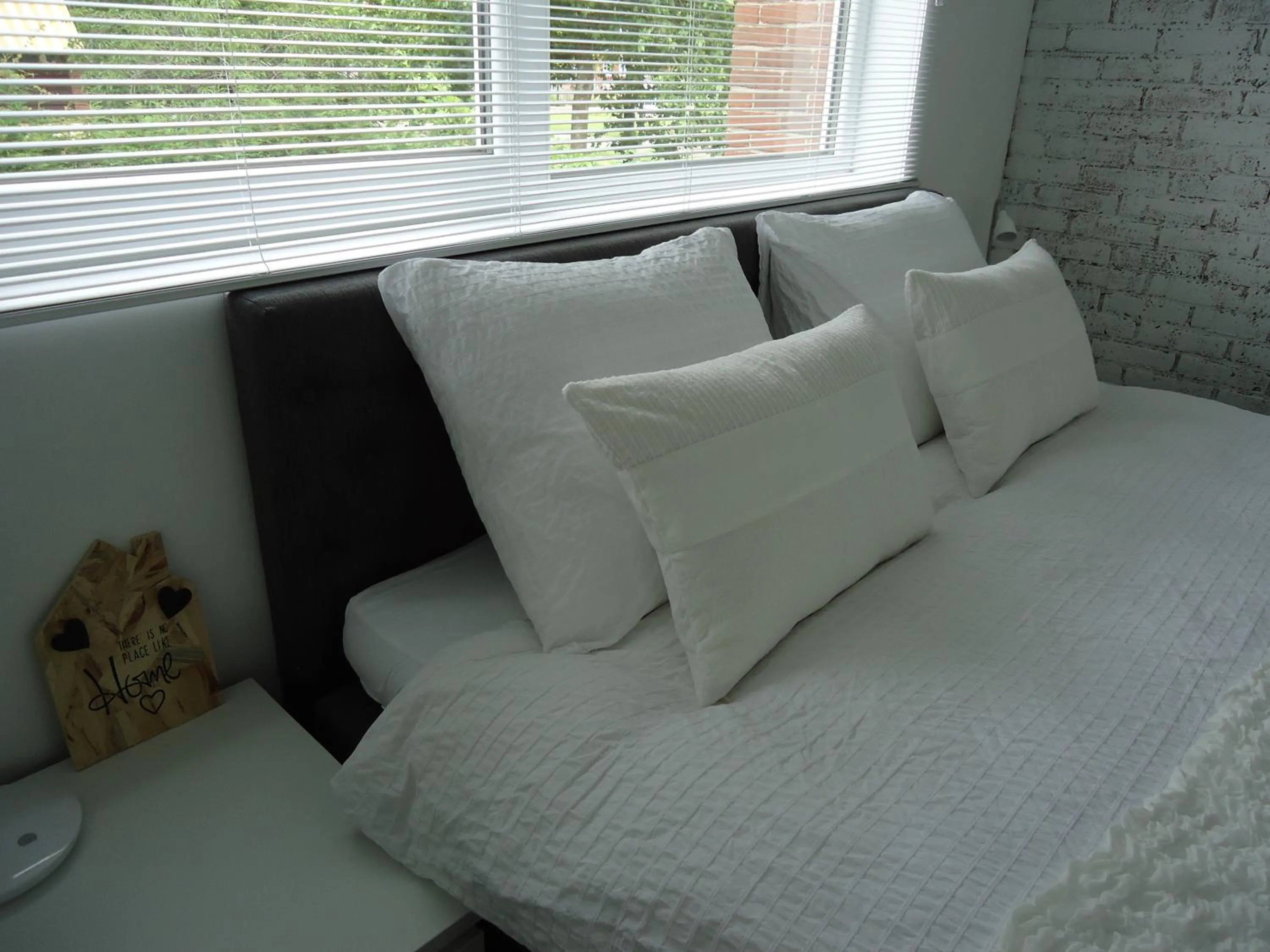 Bed in B&B Sloterpark