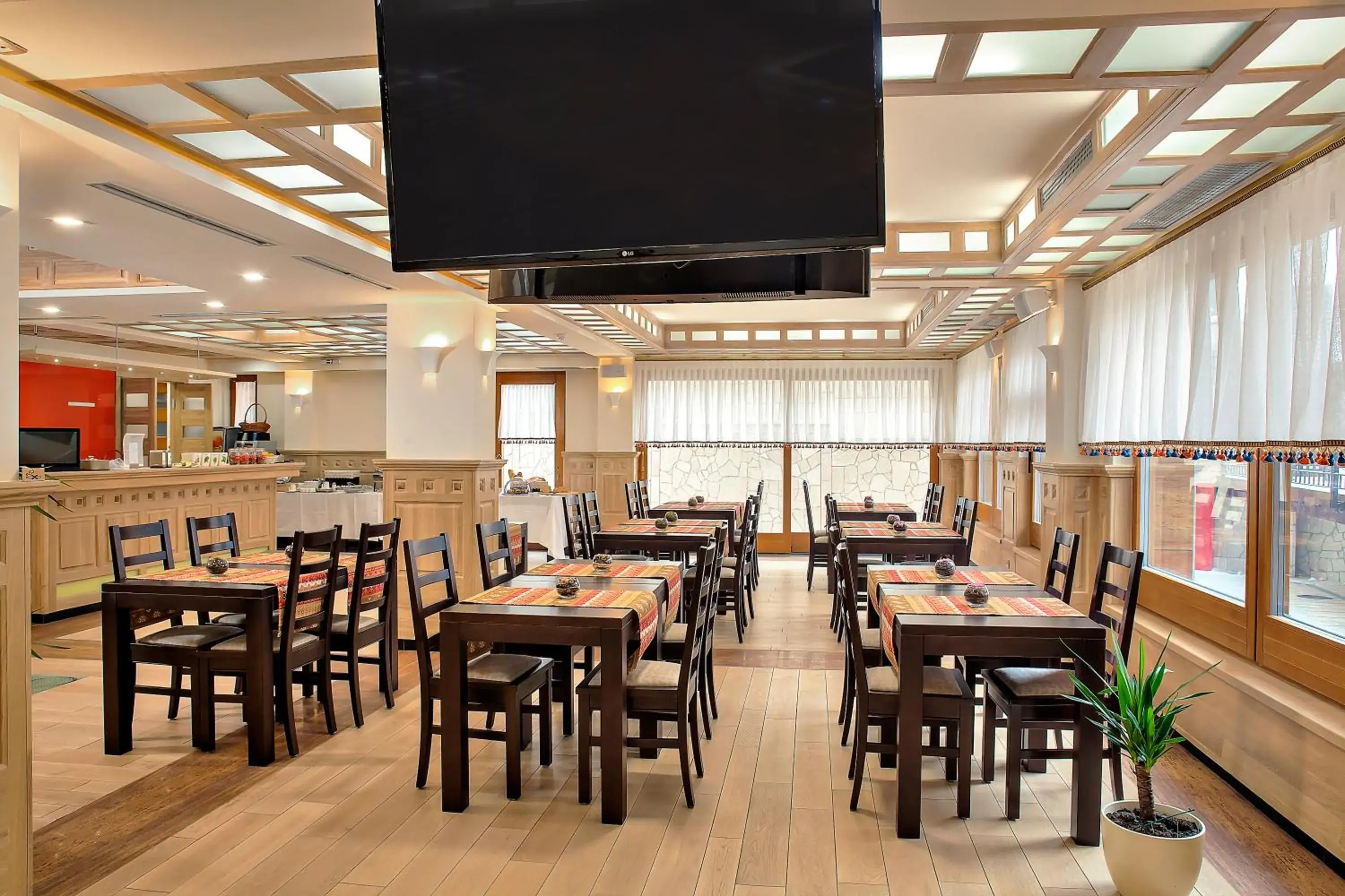 Restaurant/places to eat in Hotel Aziza Restaurant/places to eat in Hotel Aziza