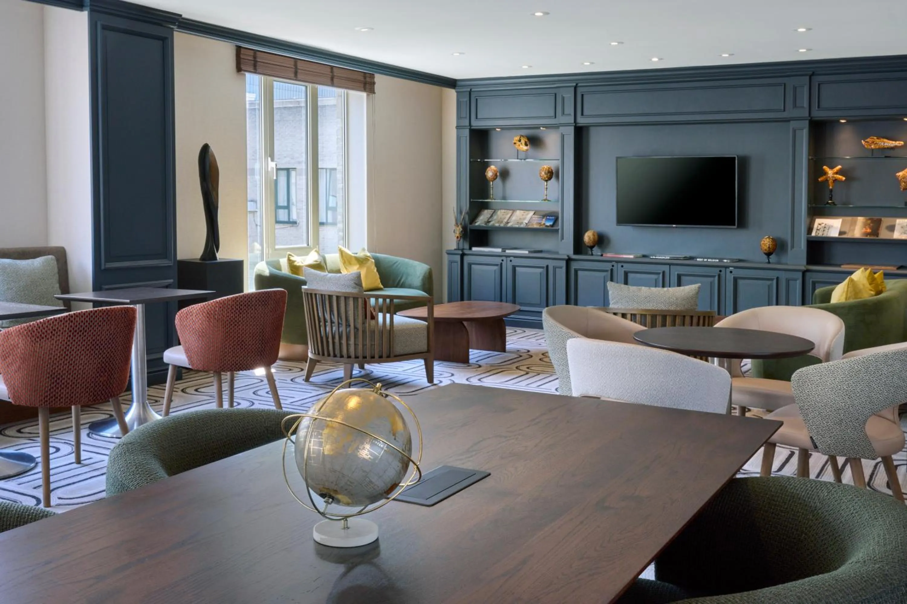 Communal lounge/ TV room in Hilton Antwerp Old Town