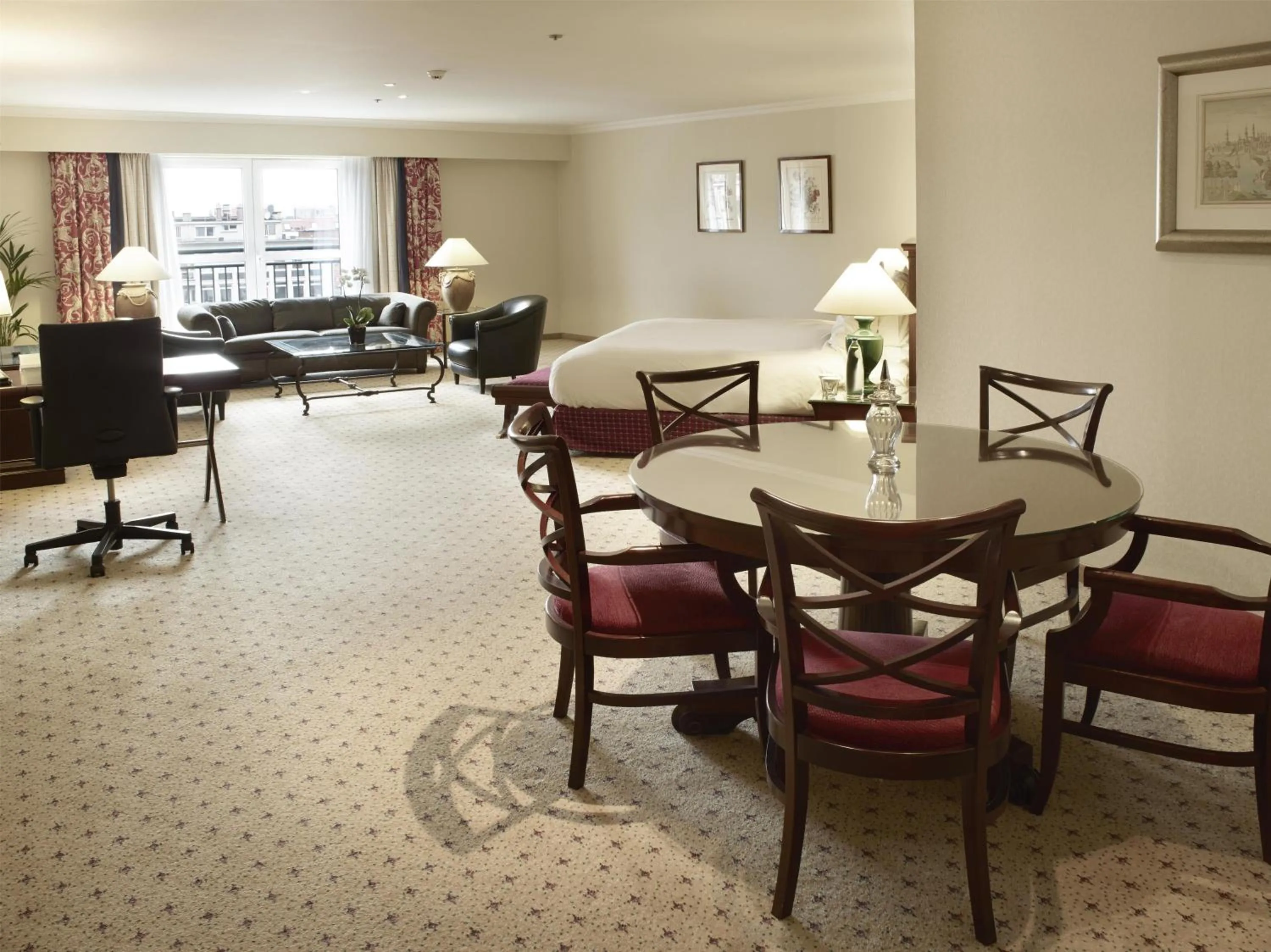 Bed in Hilton Antwerp Old Town