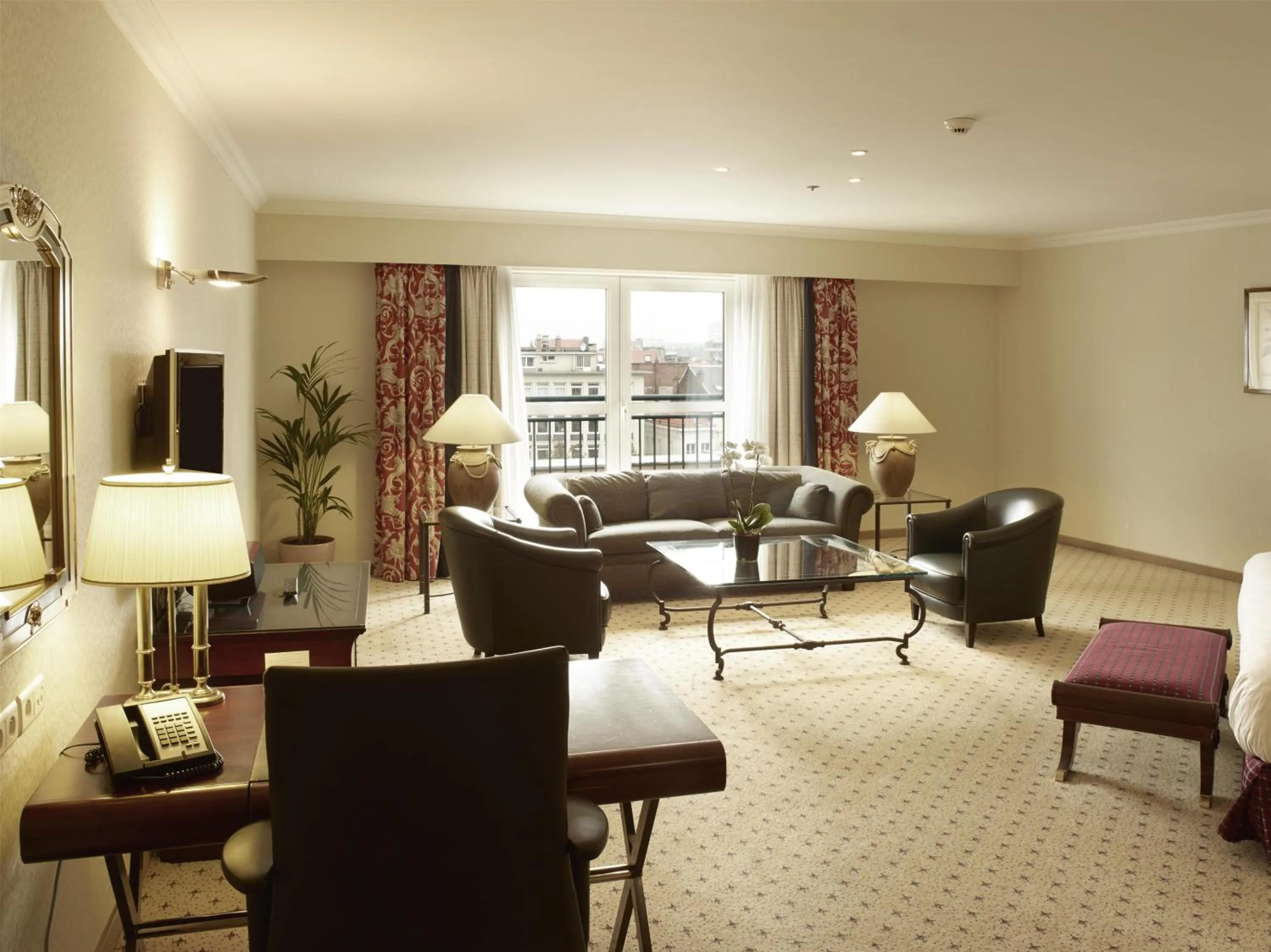 Living room in Hilton Antwerp Old Town