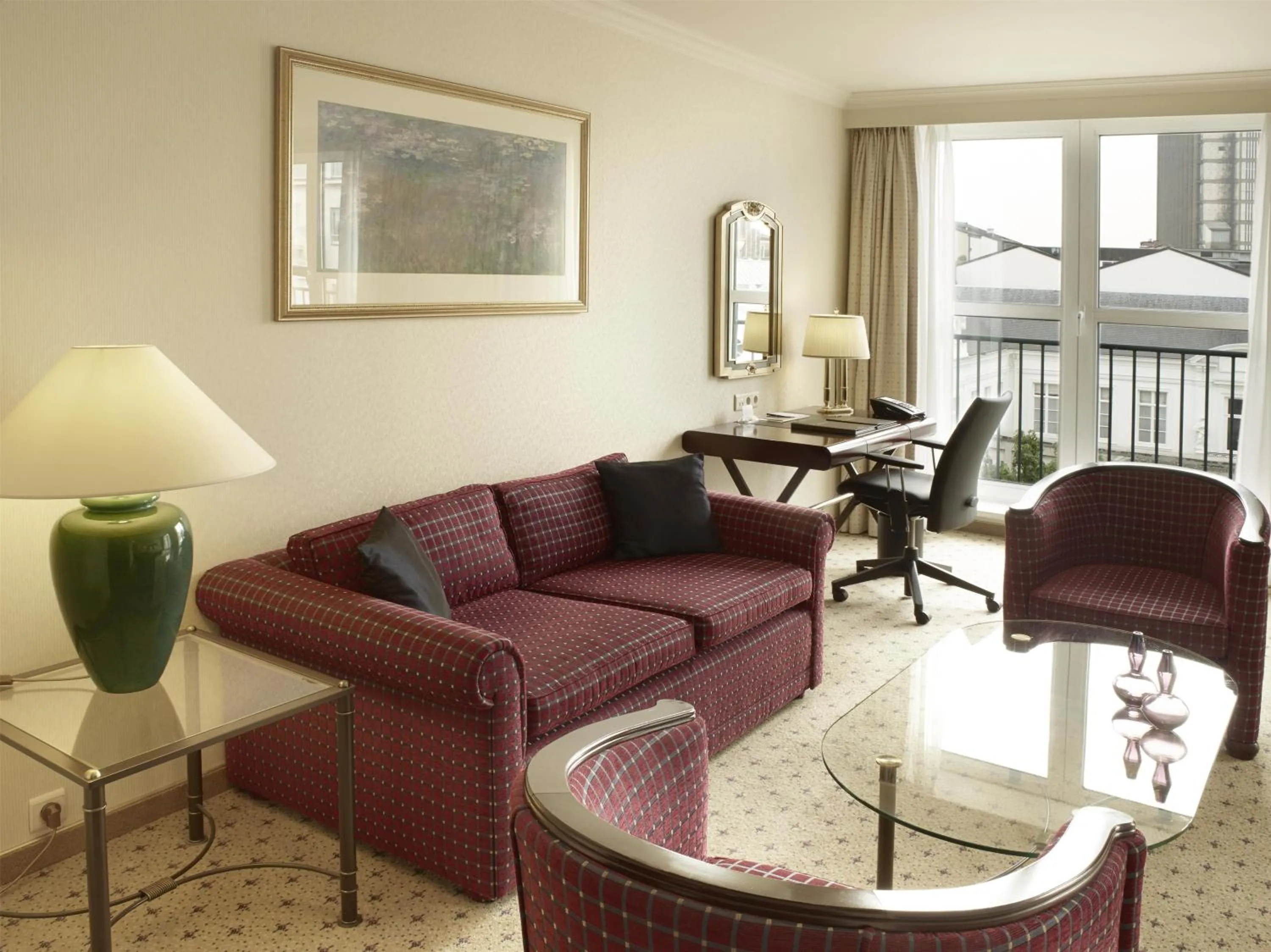 Living room in Hilton Antwerp Old Town