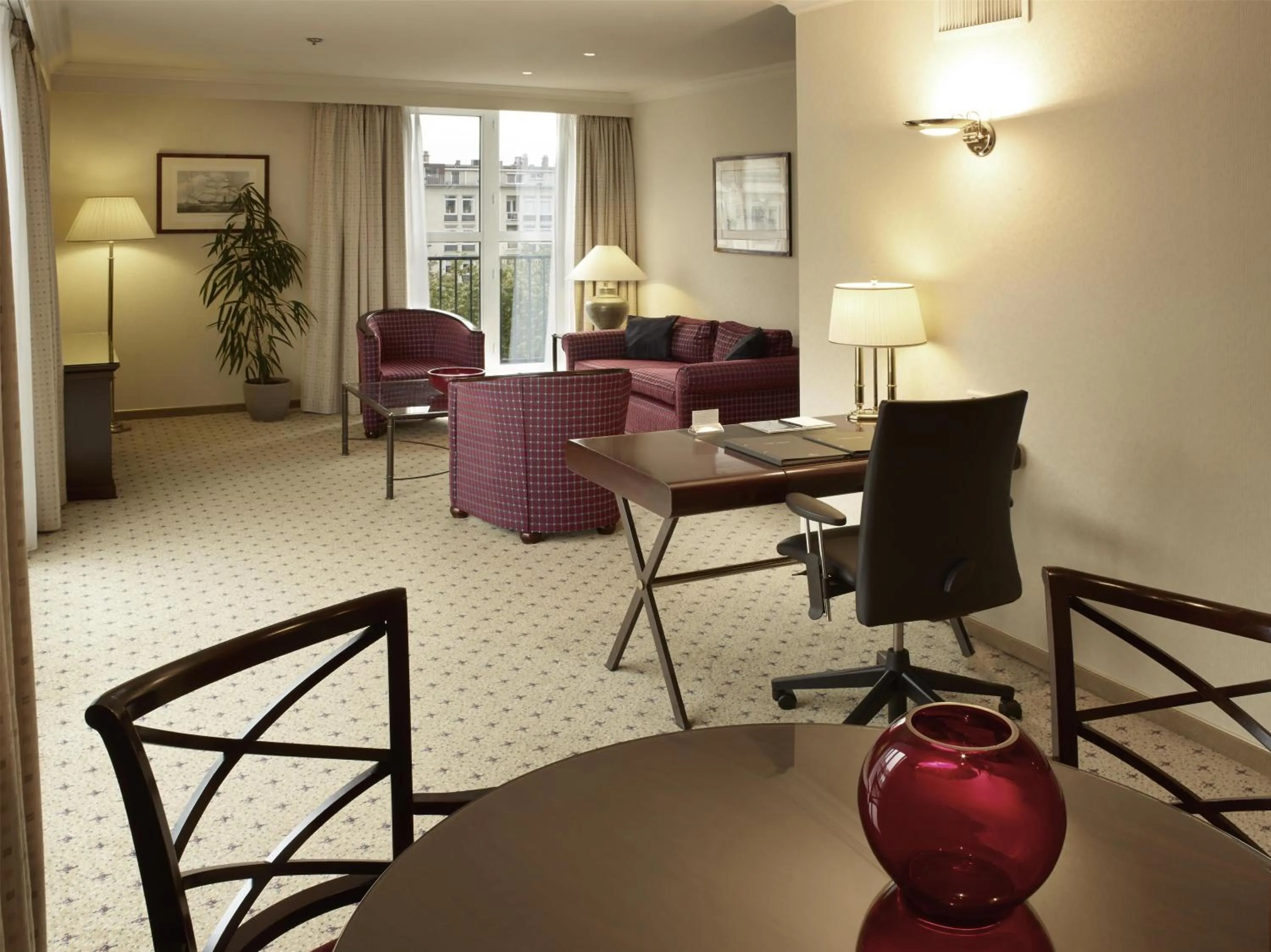 Living room in Hilton Antwerp Old Town