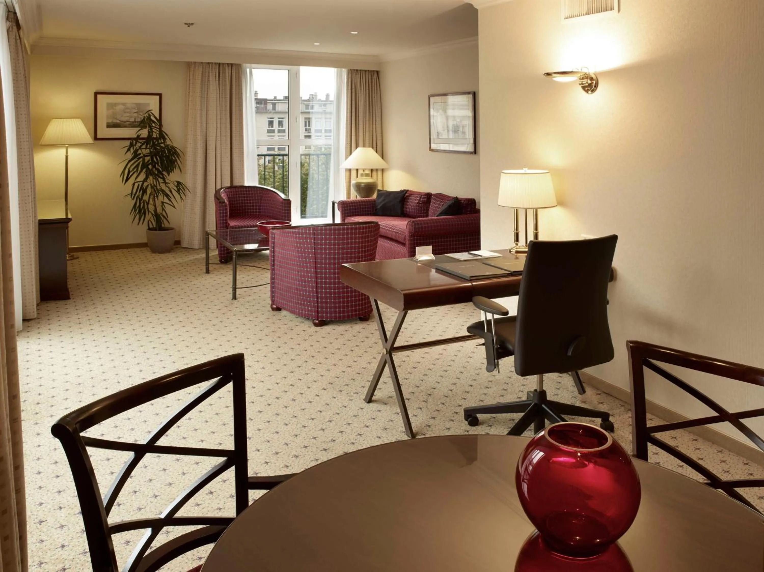 Living room in Hilton Antwerp Old Town