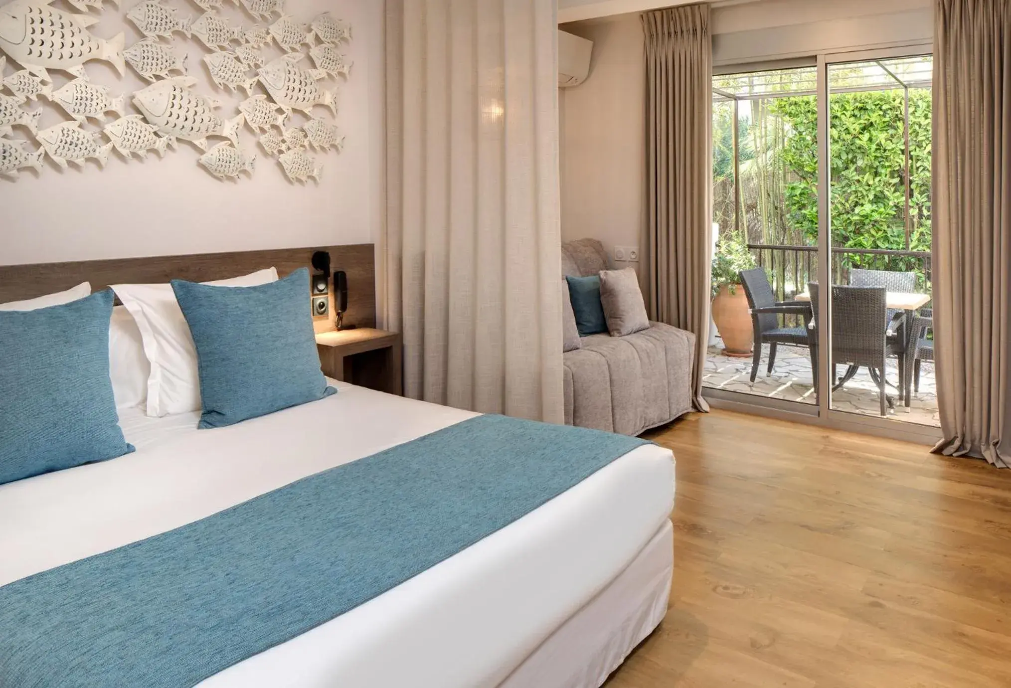 Double Room with Sofa and Terrace in Le Cottage - Hotel & Spa Double Room with Sofa and Terrace in Le Cottage - Hotel & Spa