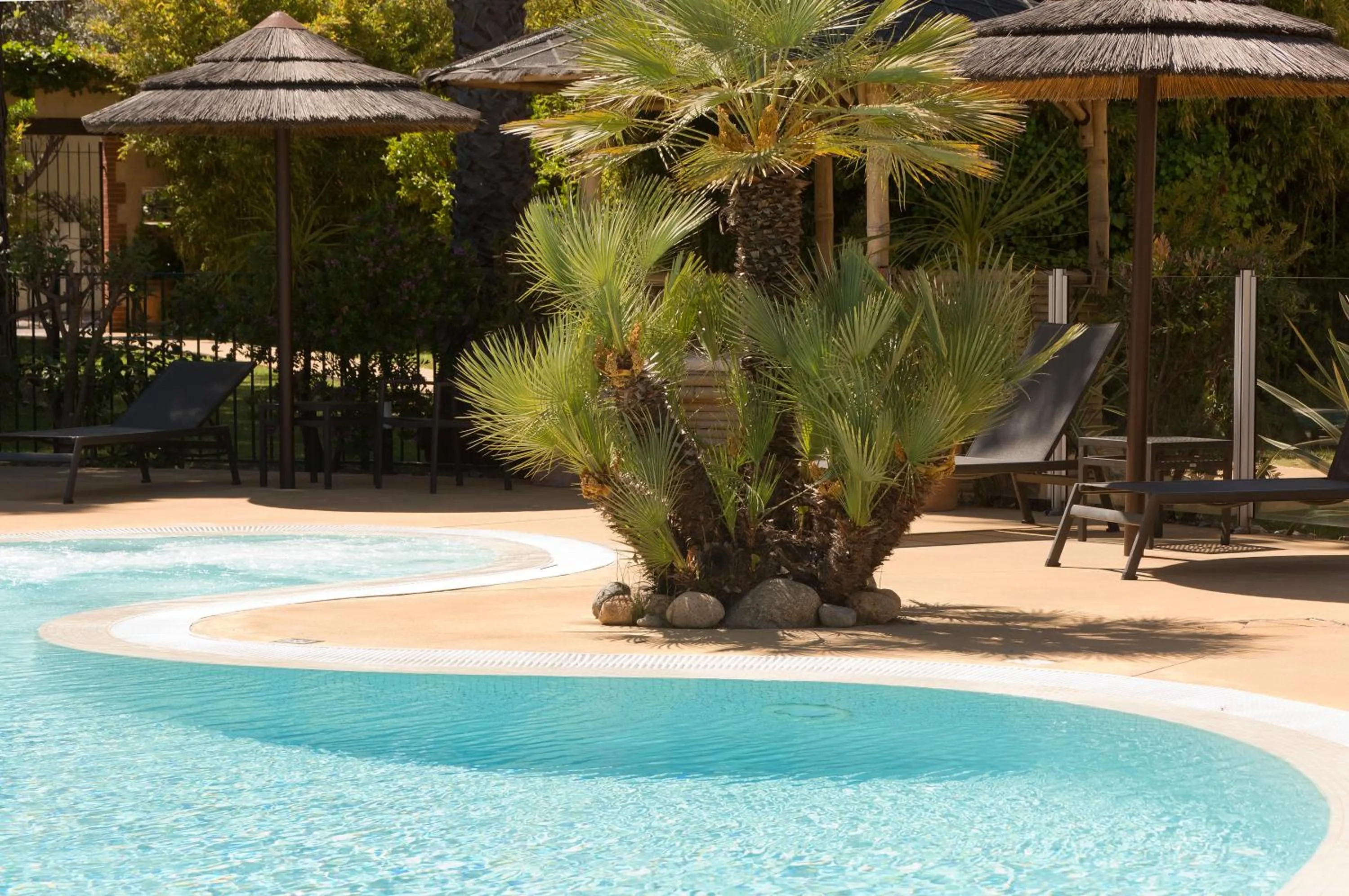 Swimming pool in Le Cottage - Hotel & Spa