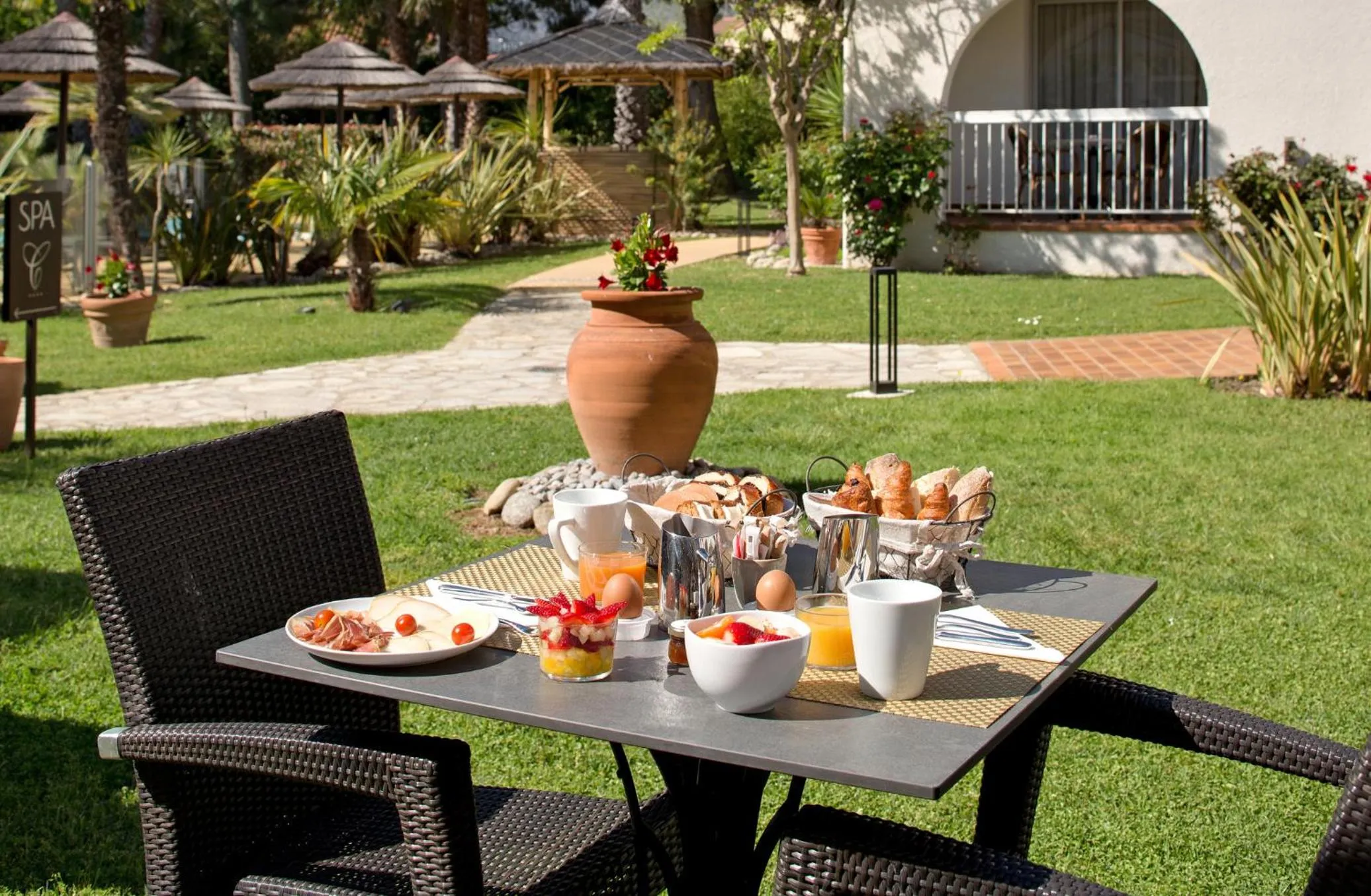 Garden in Le Cottage - Hotel & Spa