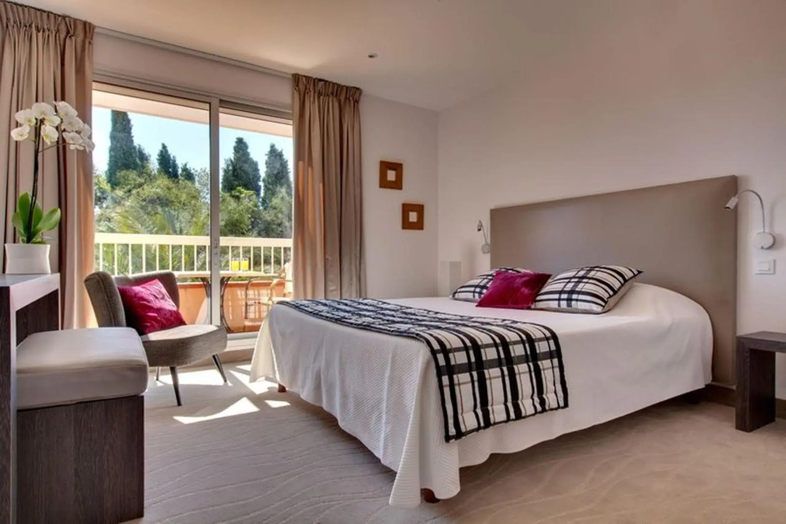 Premium Double Room - Terrace and Spa Access Included in Le Cottage - Hotel & Spa Premium Double Room - Terrace and Spa Access Included in Le Cottage - Hotel & Spa