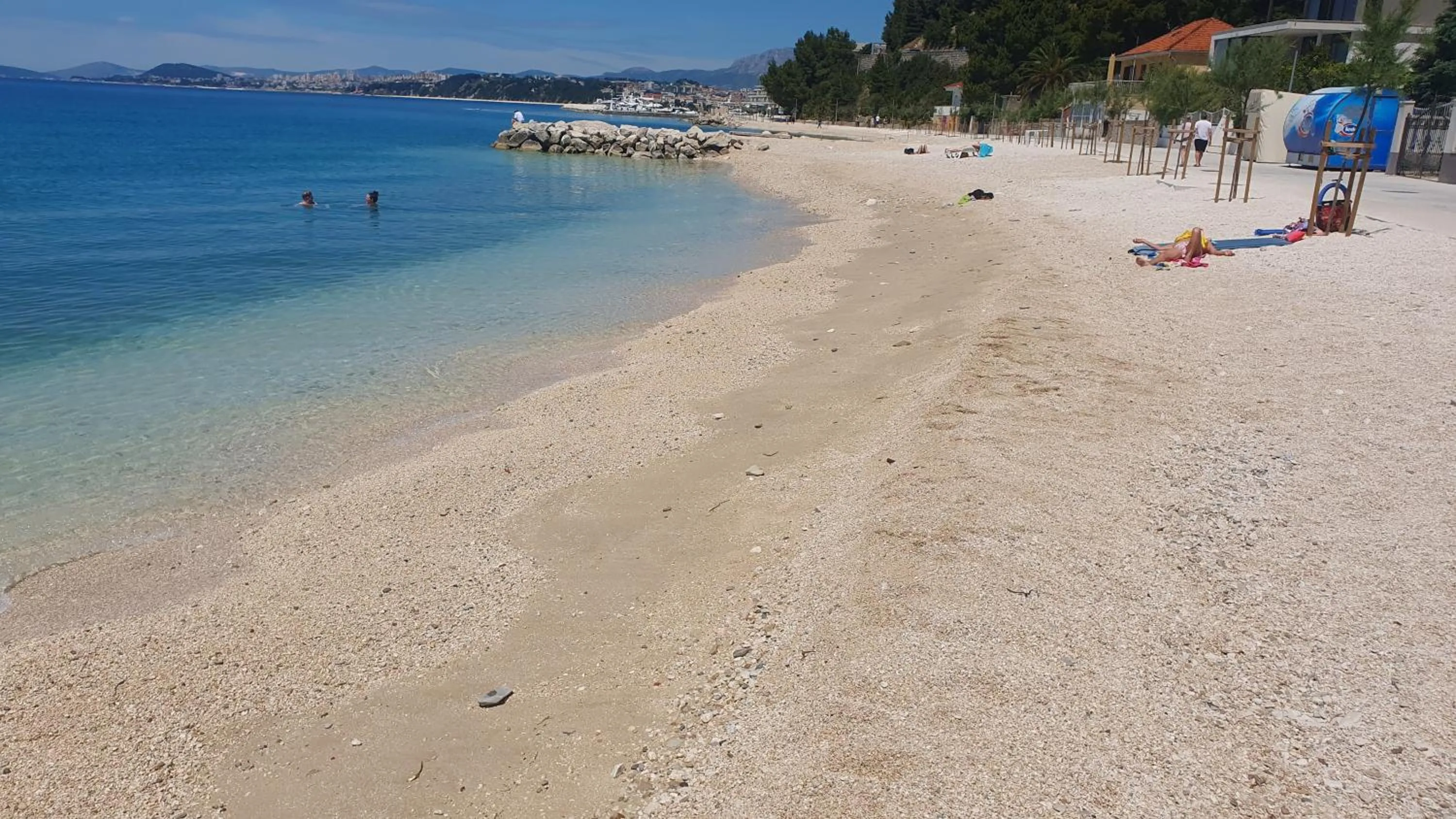 Beach in SmartStay Johnny