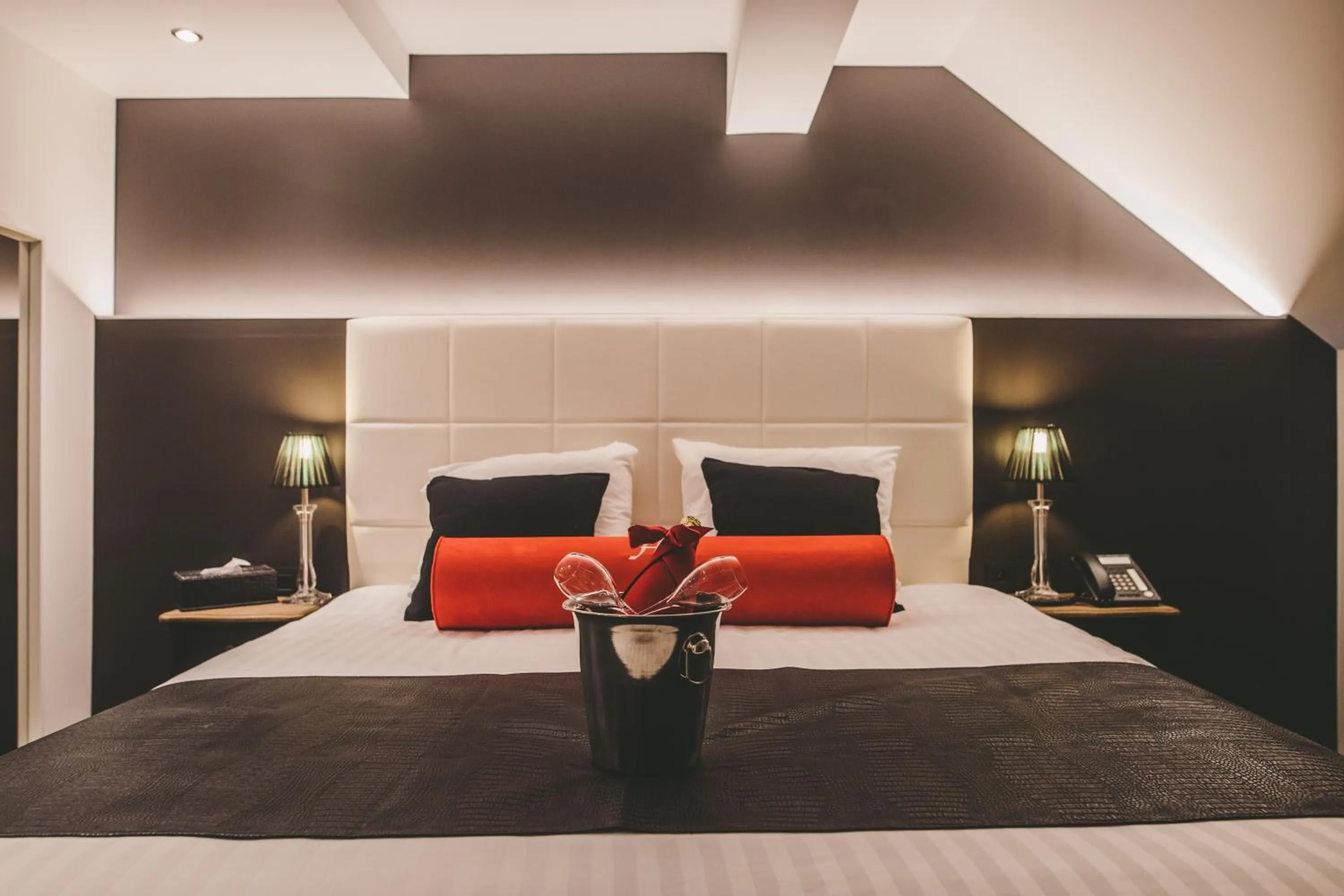 Bed in Hôtel Hors-Château - Liège Centre Historique