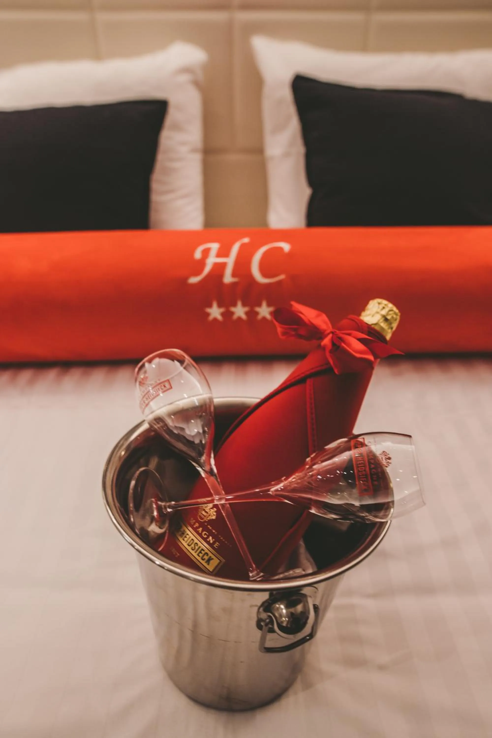 Bed in Hôtel Hors-Château - Liège Centre Historique