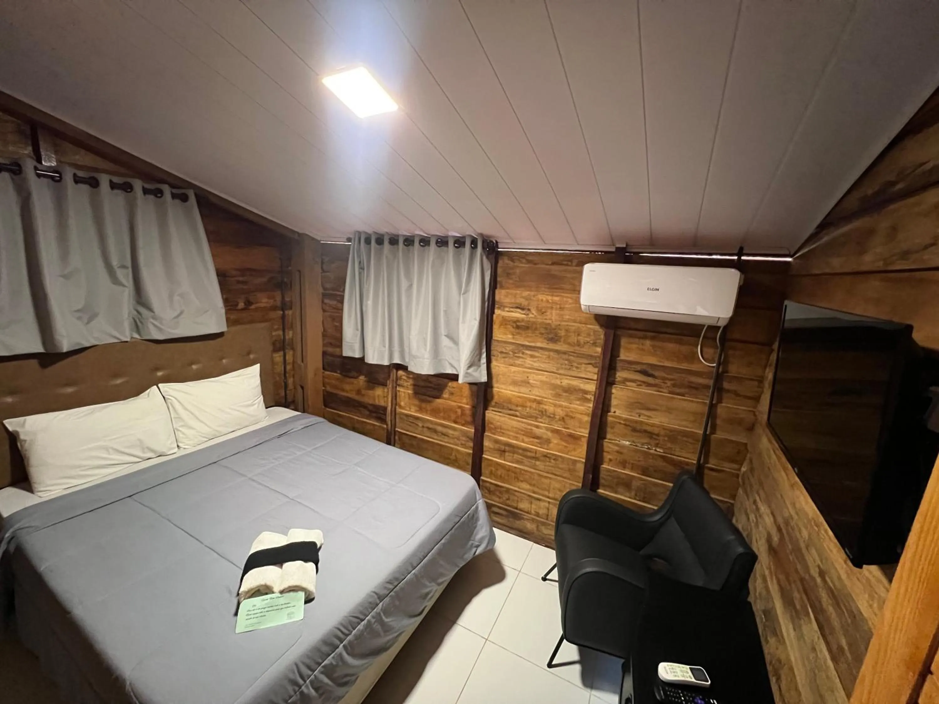 Photo of the whole room, Bed in Pousada Beach House Coqueirinho