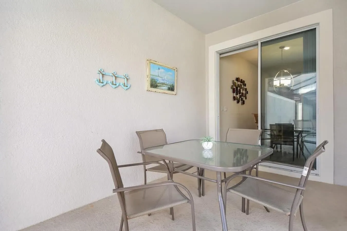 Four Bedrooms Home with Pool 3079