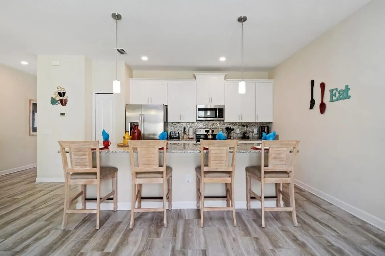 Four Bedrooms Home with Pool 3079