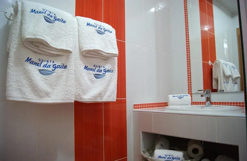 Twin Room - single occupancy in Quinta Manel da Gaita Twin Room - single occupancy in Quinta Manel da Gaita