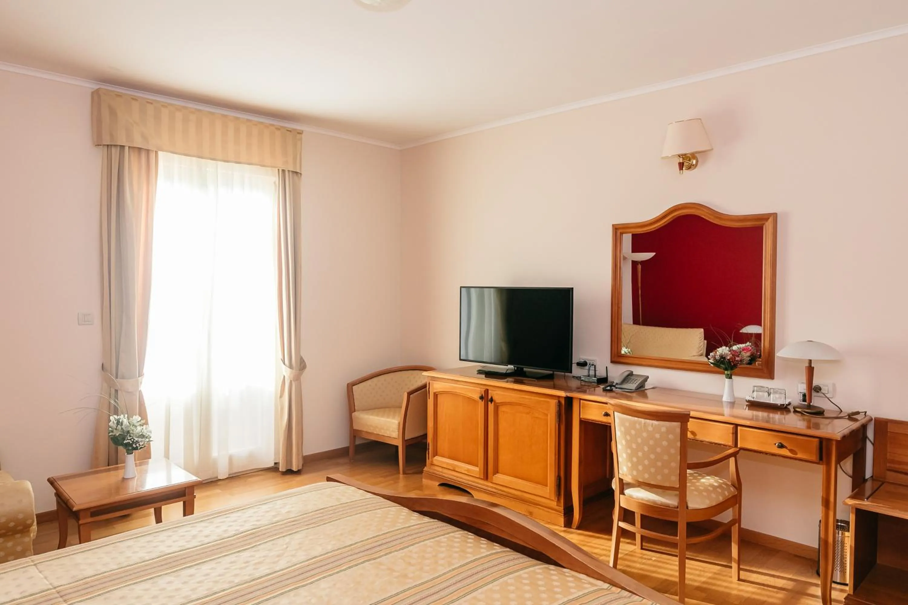 TV and multimedia, Bed in Hotel Spongiola