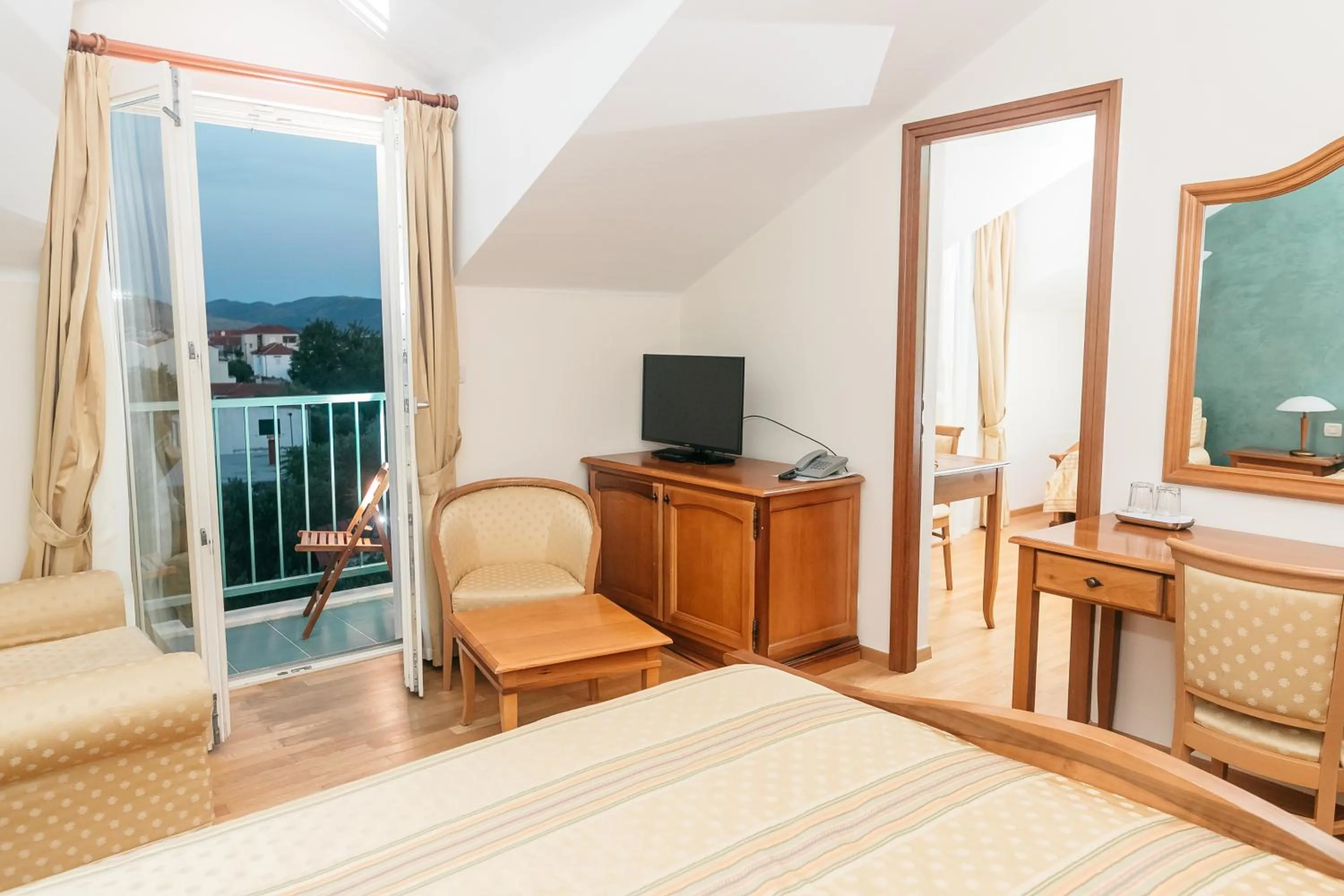 TV and multimedia, Bed in Hotel Spongiola