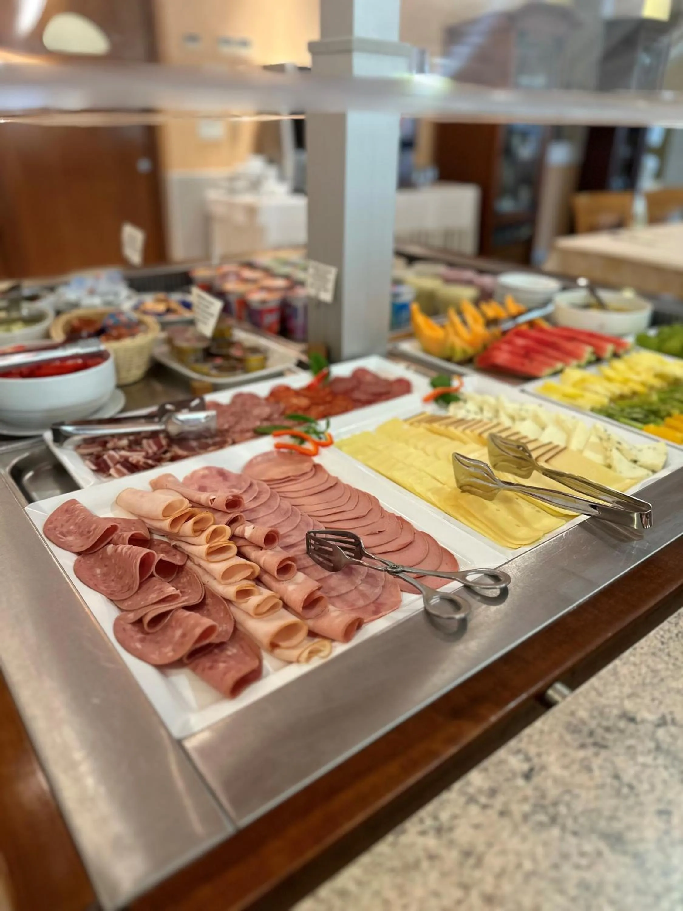 Restaurant/places to eat in Hotel Spongiola