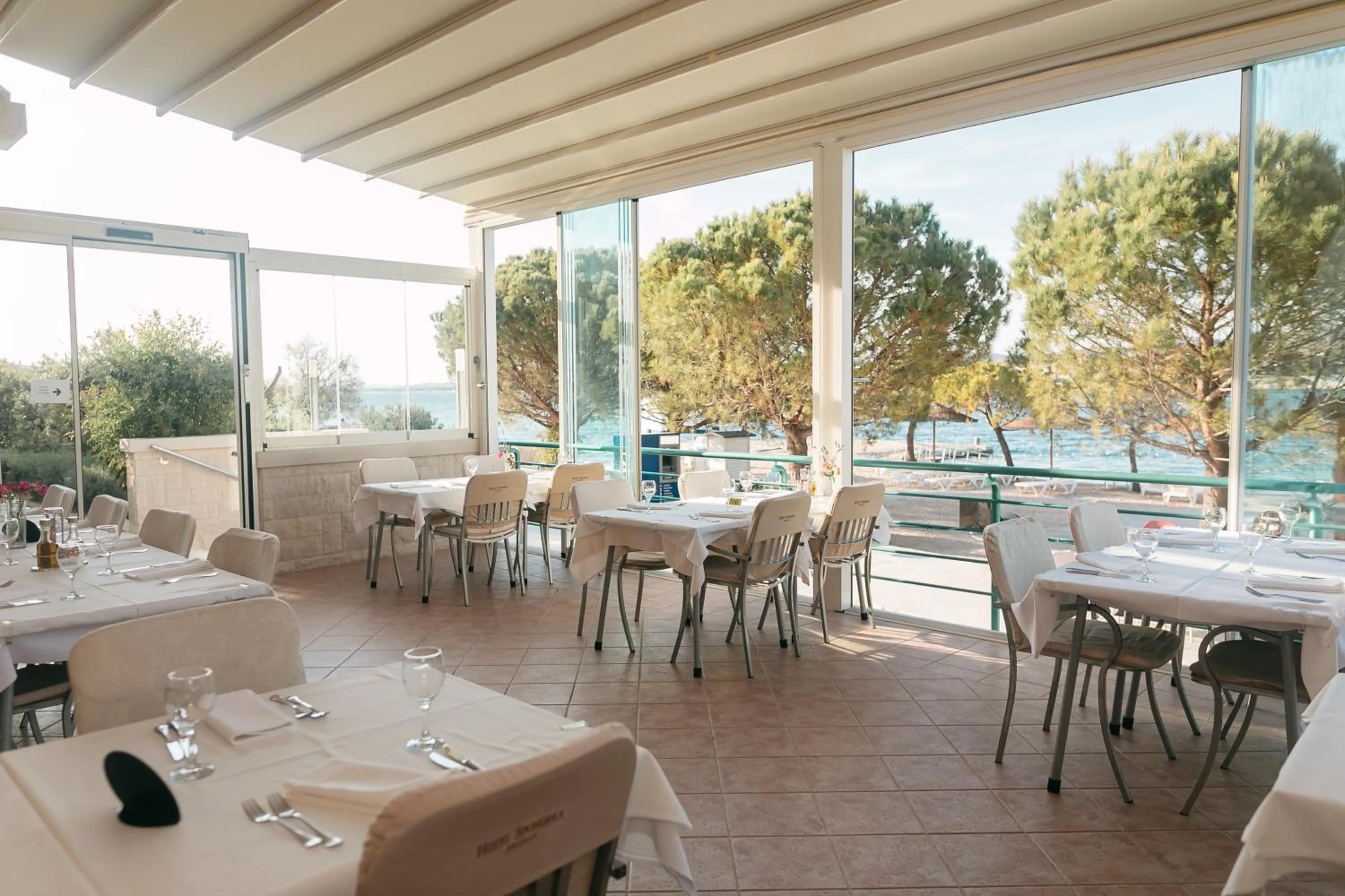 Restaurant/places to eat in Hotel Spongiola