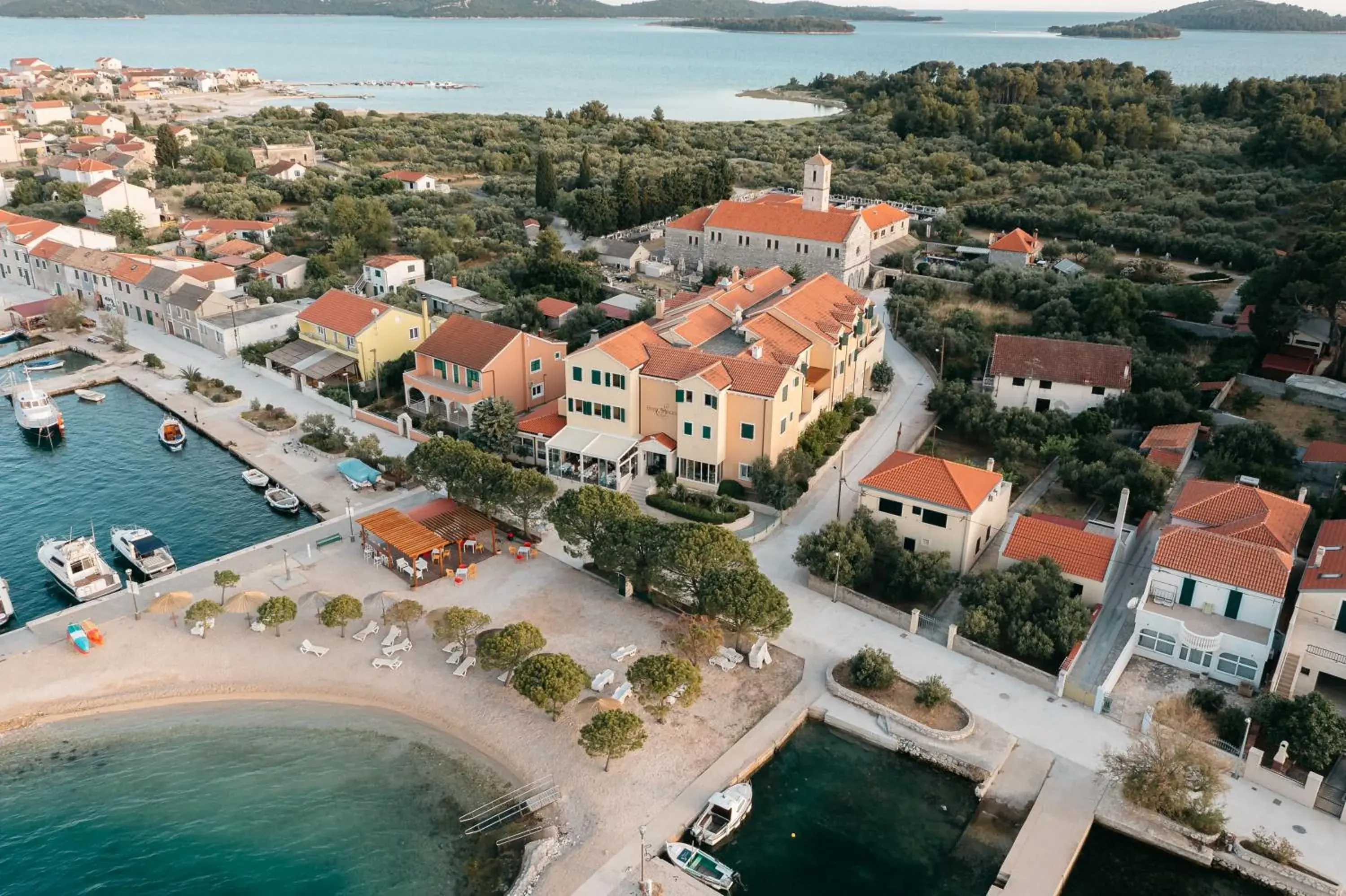 Property building in Hotel Spongiola Property building in Hotel Spongiola