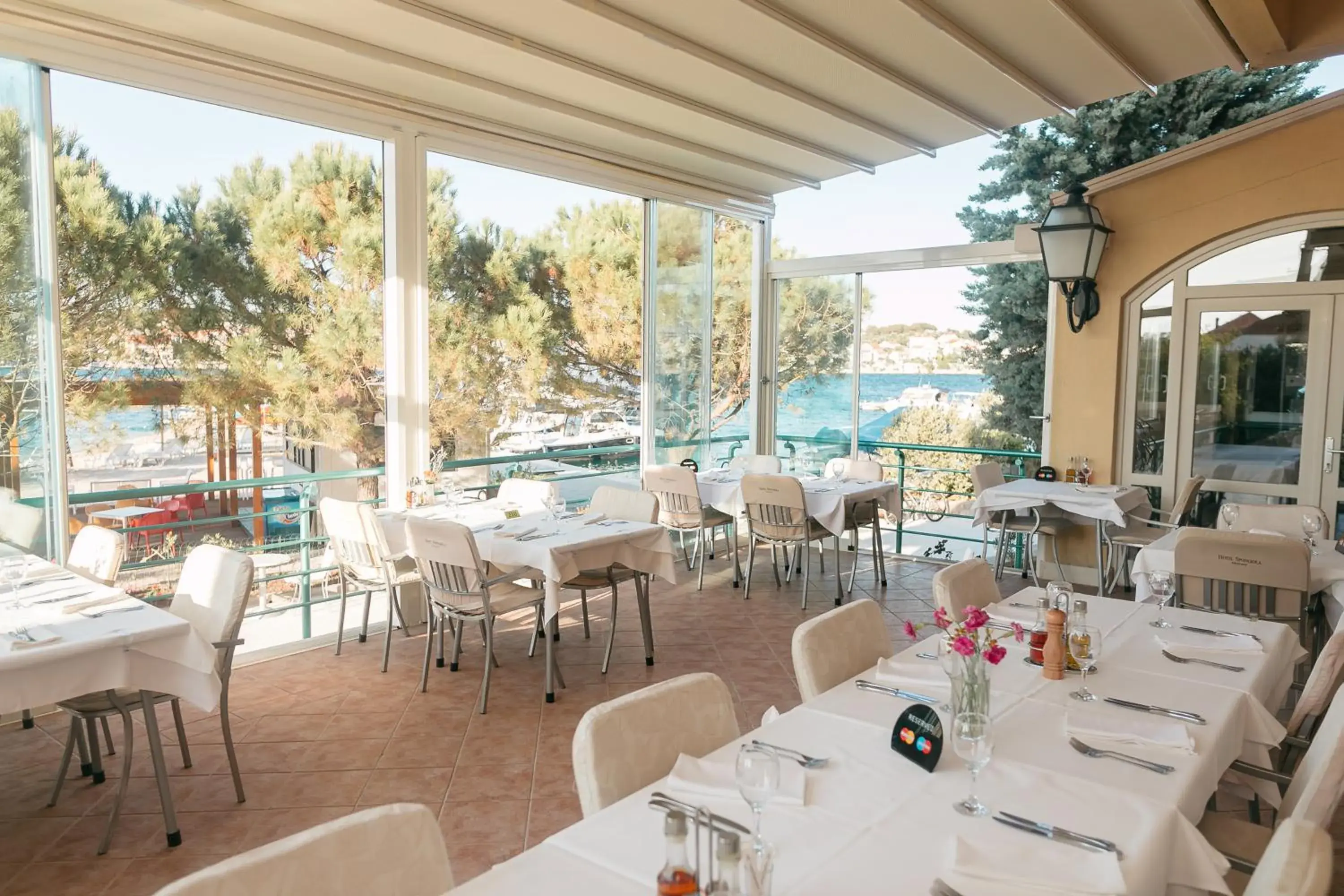 Restaurant/places to eat in Hotel Spongiola Restaurant/places to eat in Hotel Spongiola