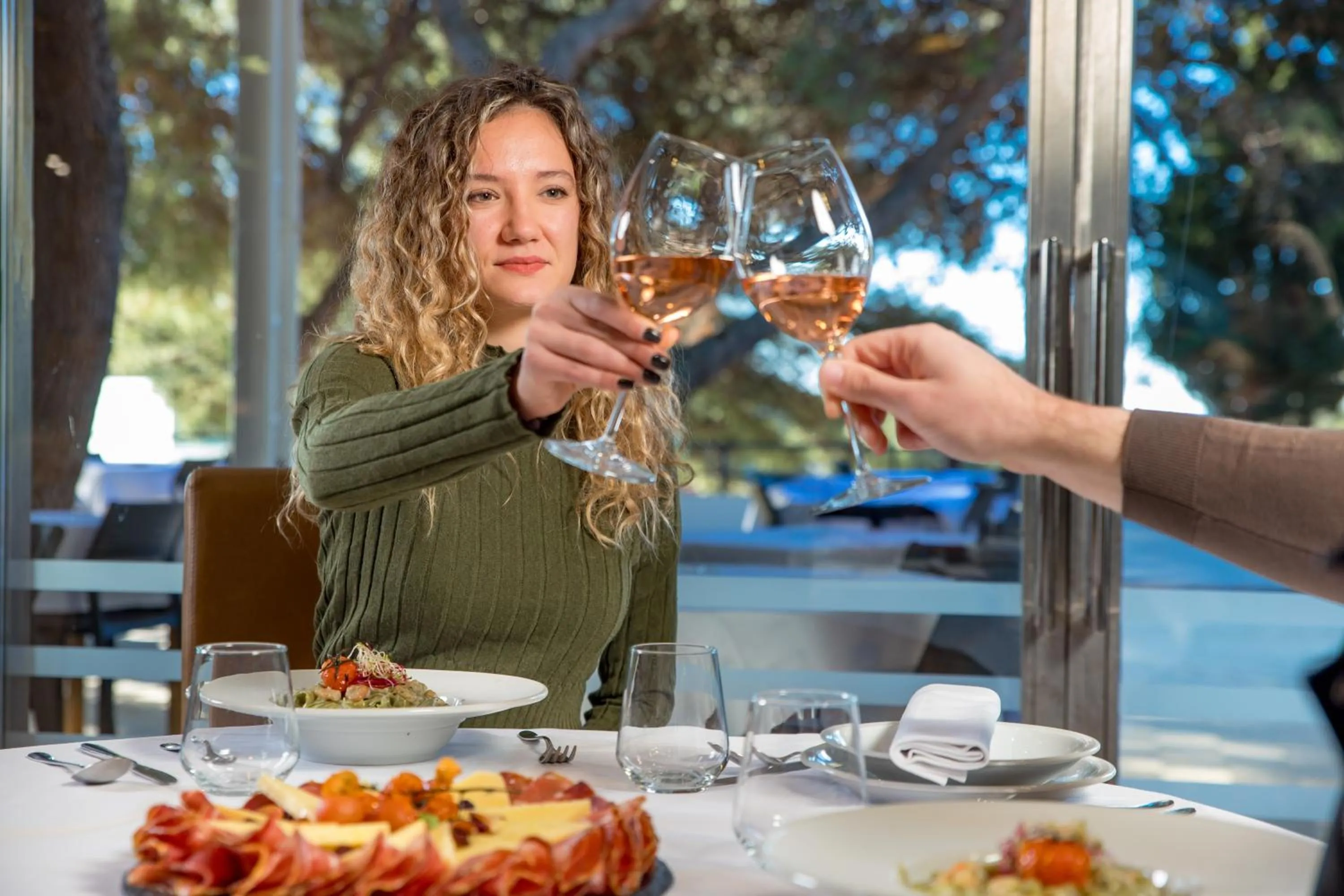 Restaurant/places to eat in Hotel Imperial