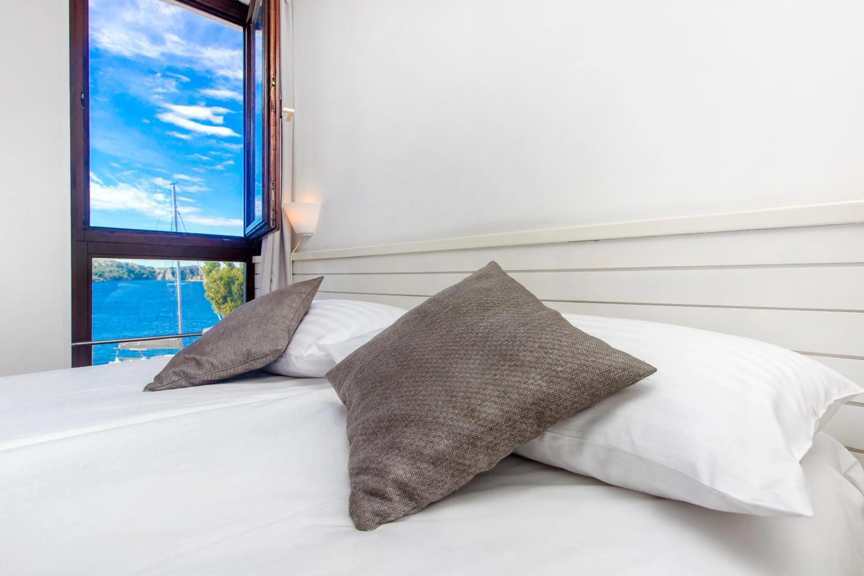 Bed in Hotel Jadran Šibenik