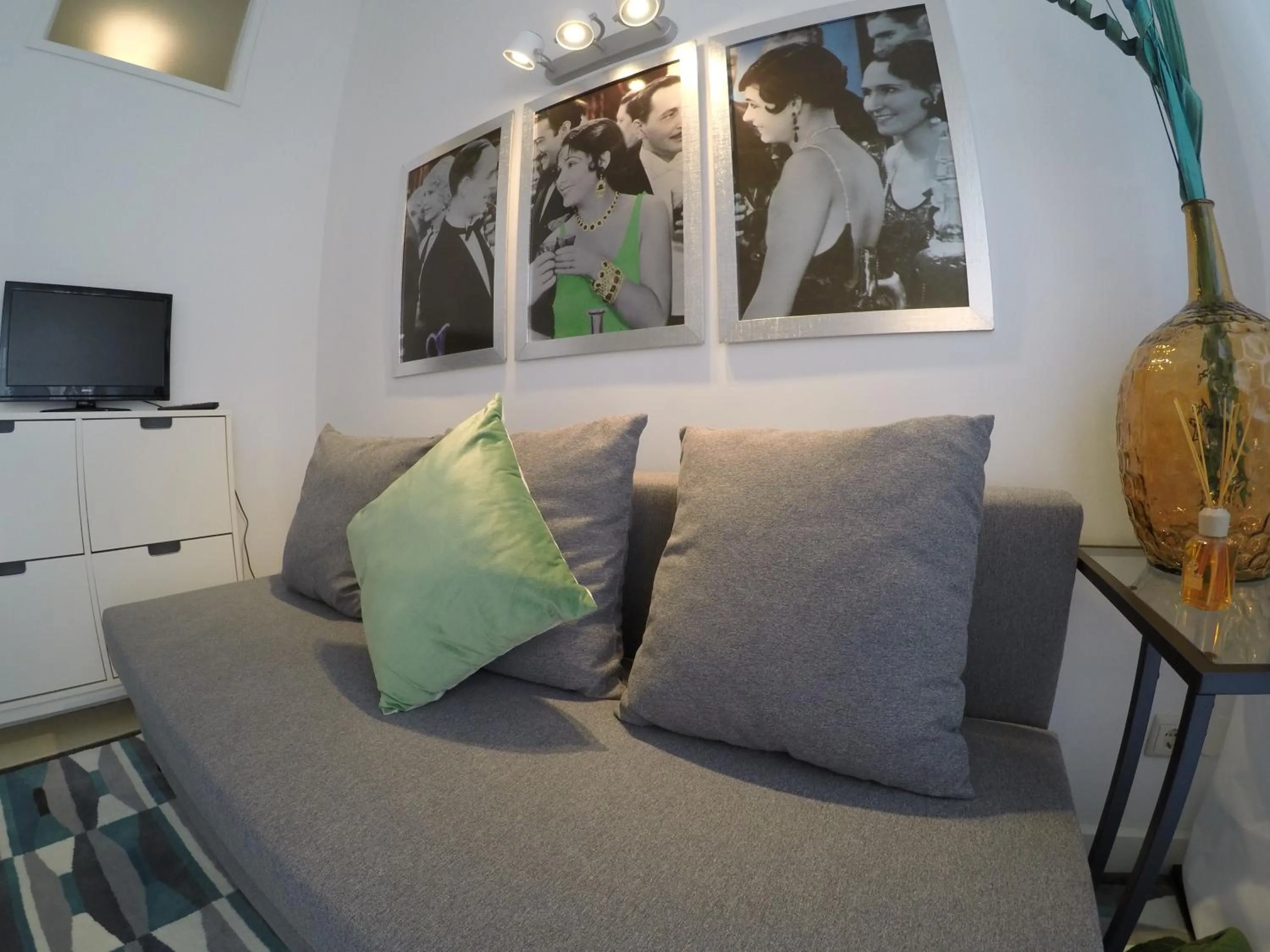 Communal lounge/ TV room in Apartamento Da Lapa