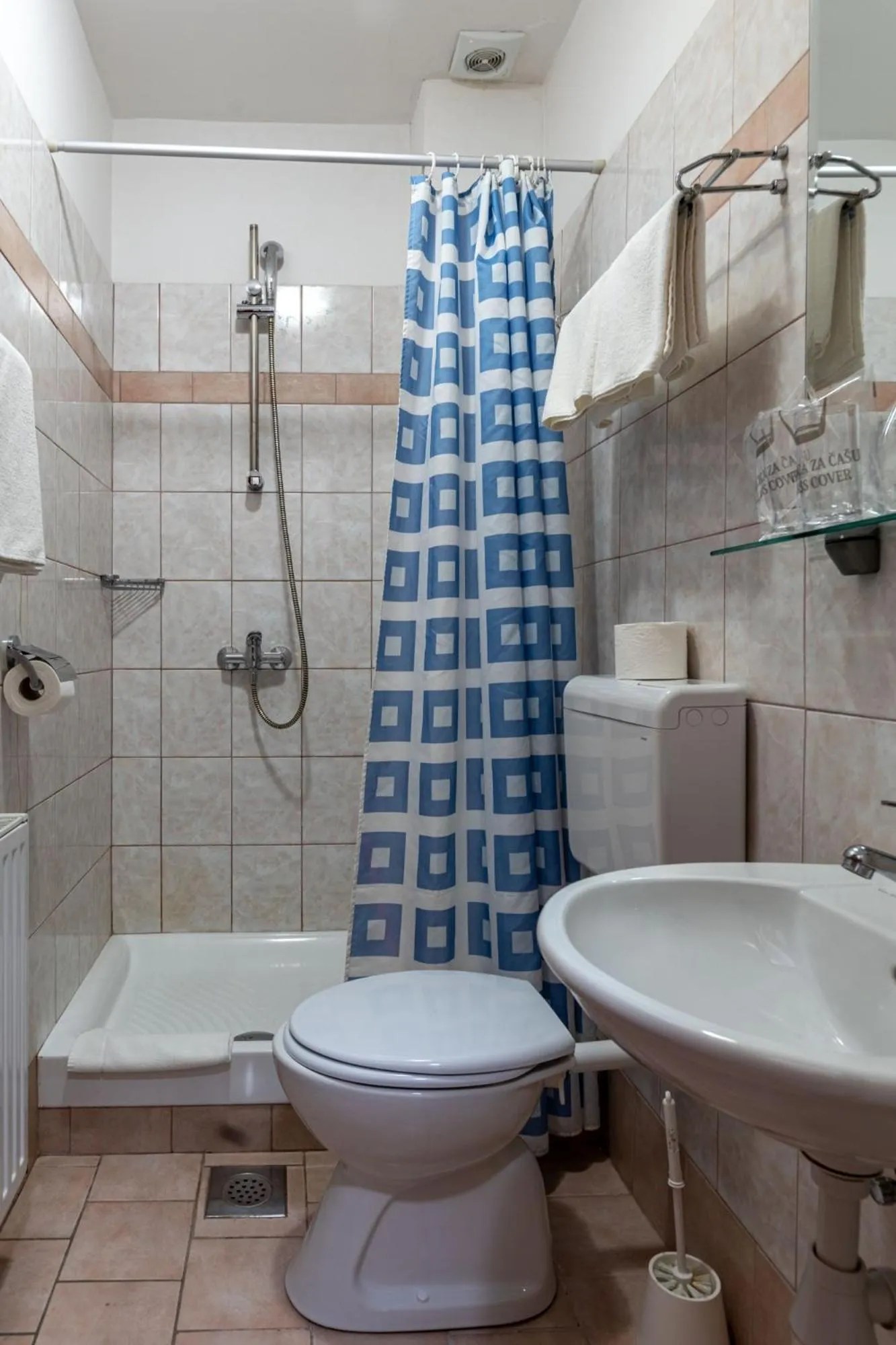 Bathroom in Hotel Porto