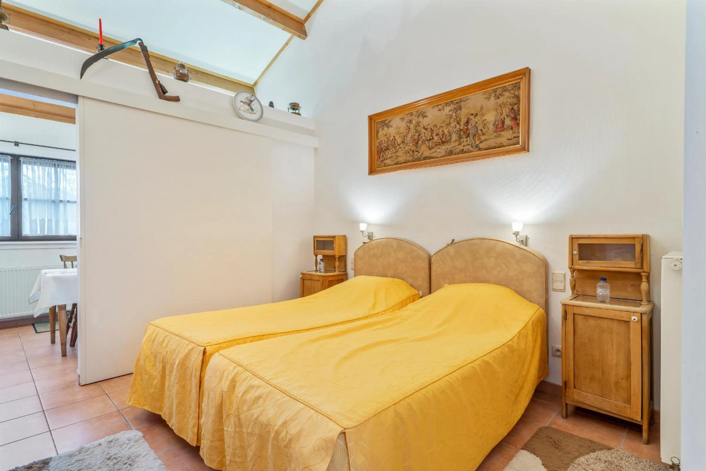 Bed in Elckerlyck Inn Hotel