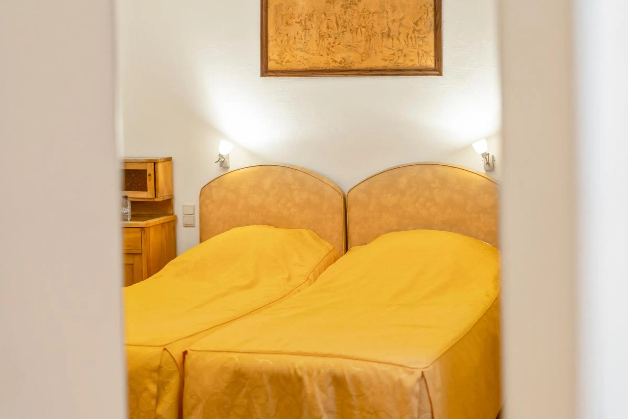 Bed in Elckerlyck Inn Hotel