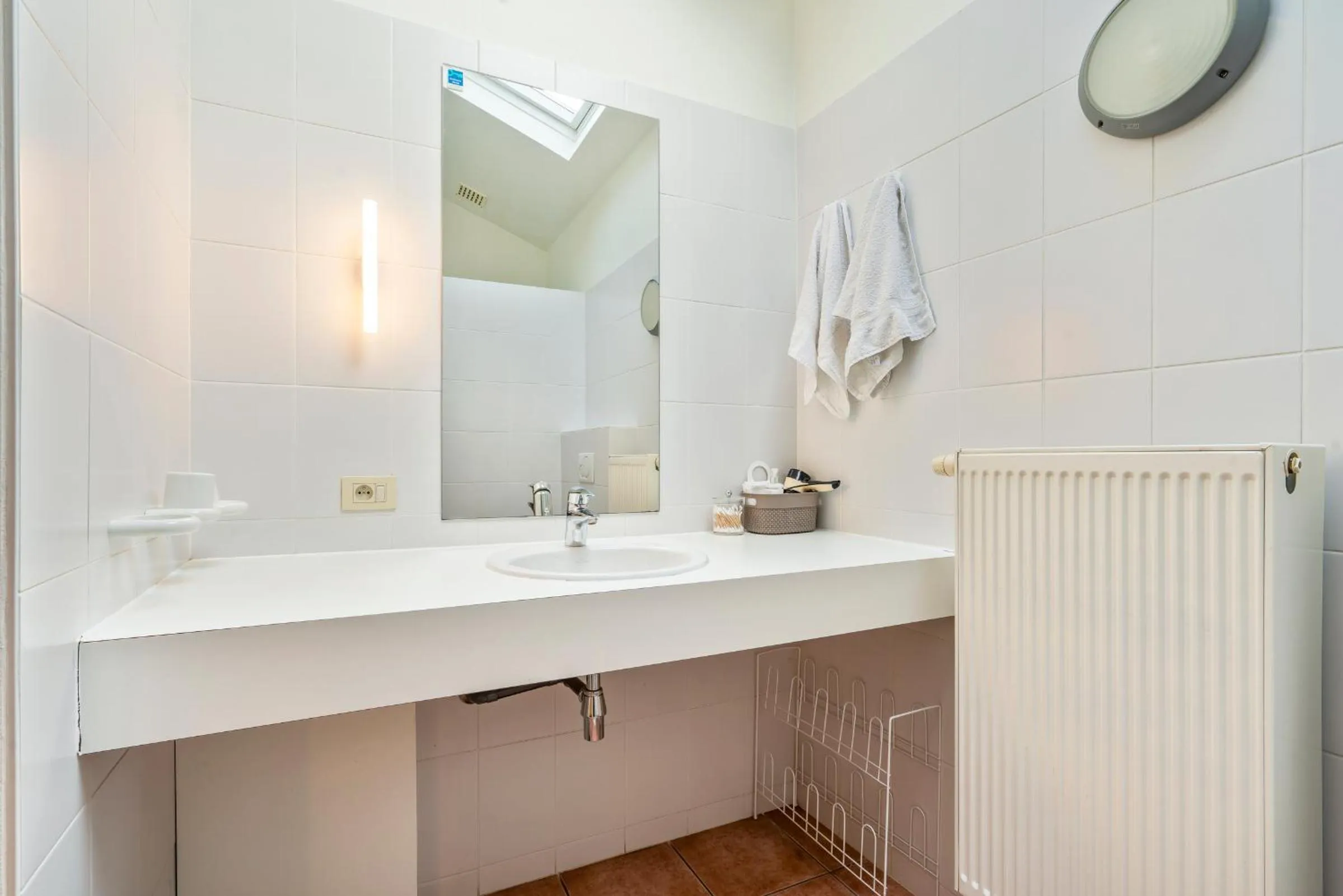 Bathroom in Elckerlyck Inn Hotel