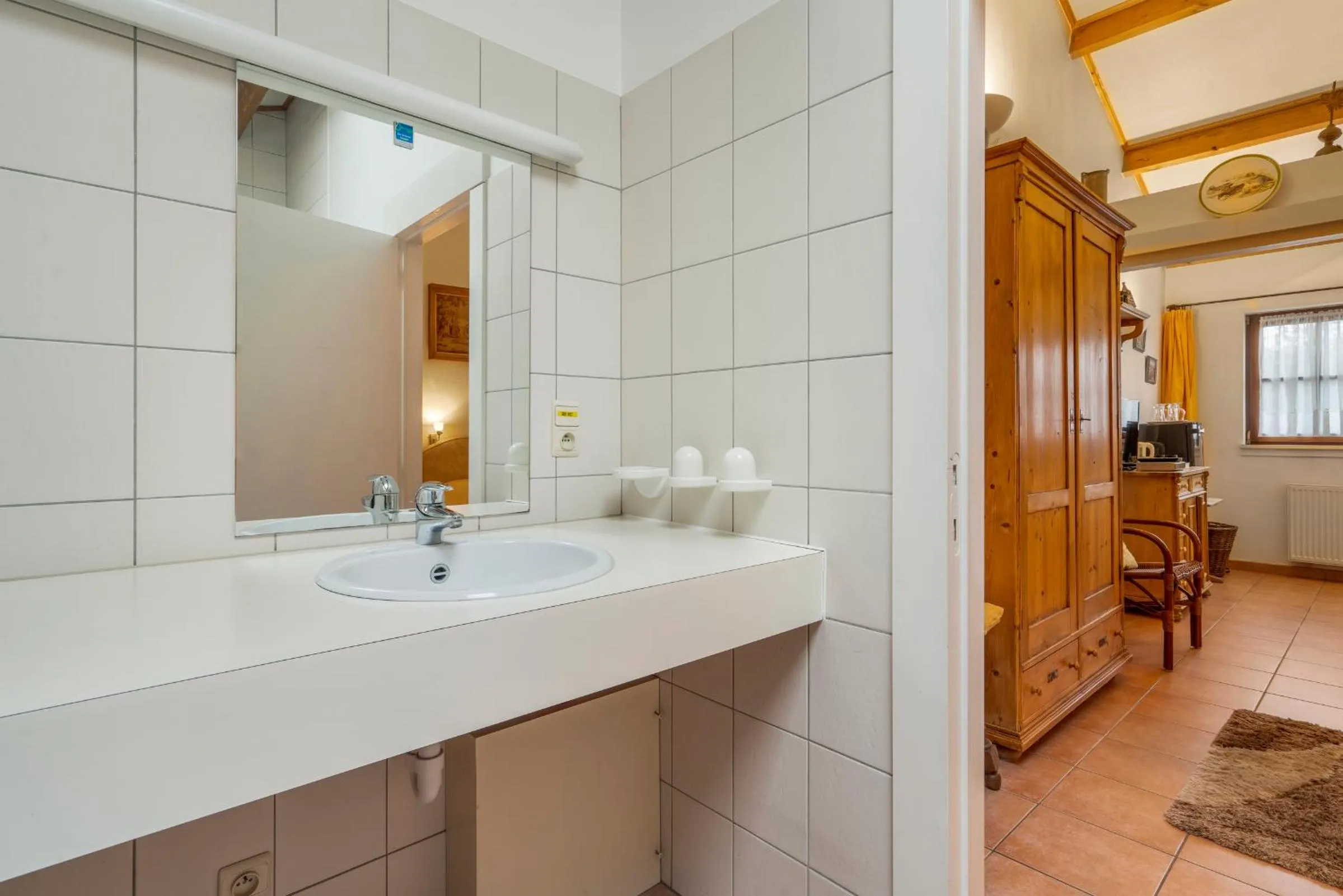 Bathroom in Elckerlyck Inn Hotel